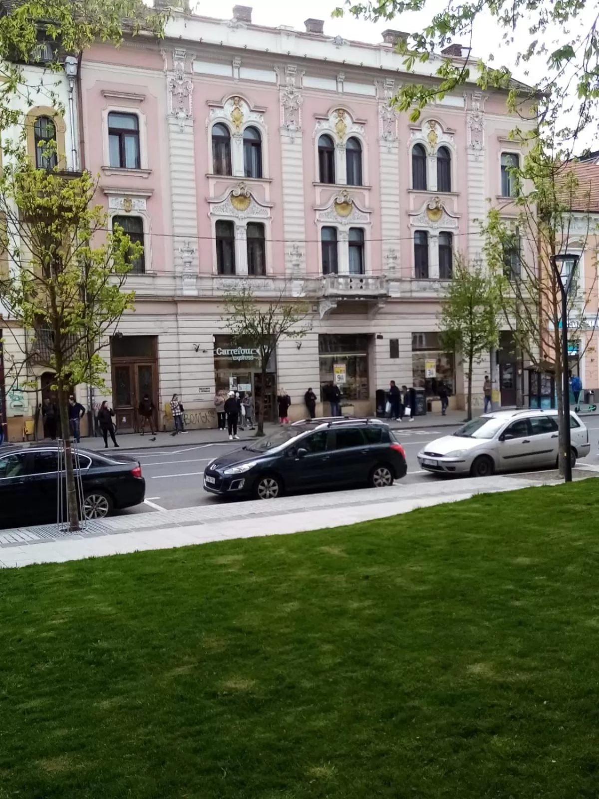 Garden view in Palace Bulevard Inn