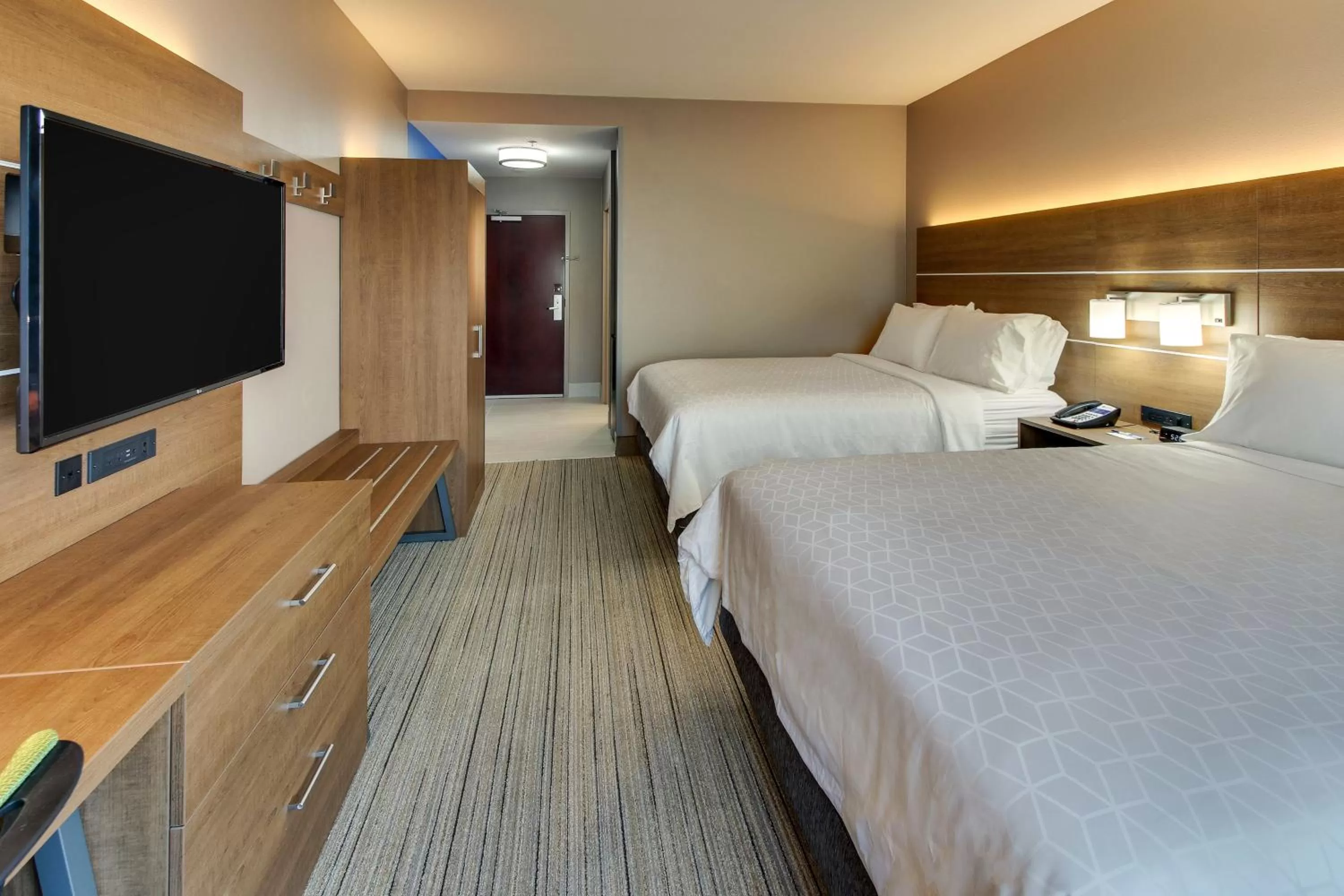 Photo of the whole room, Bed in Holiday Inn Express & Suites Columbus - Ft Benning Maingate by IHG