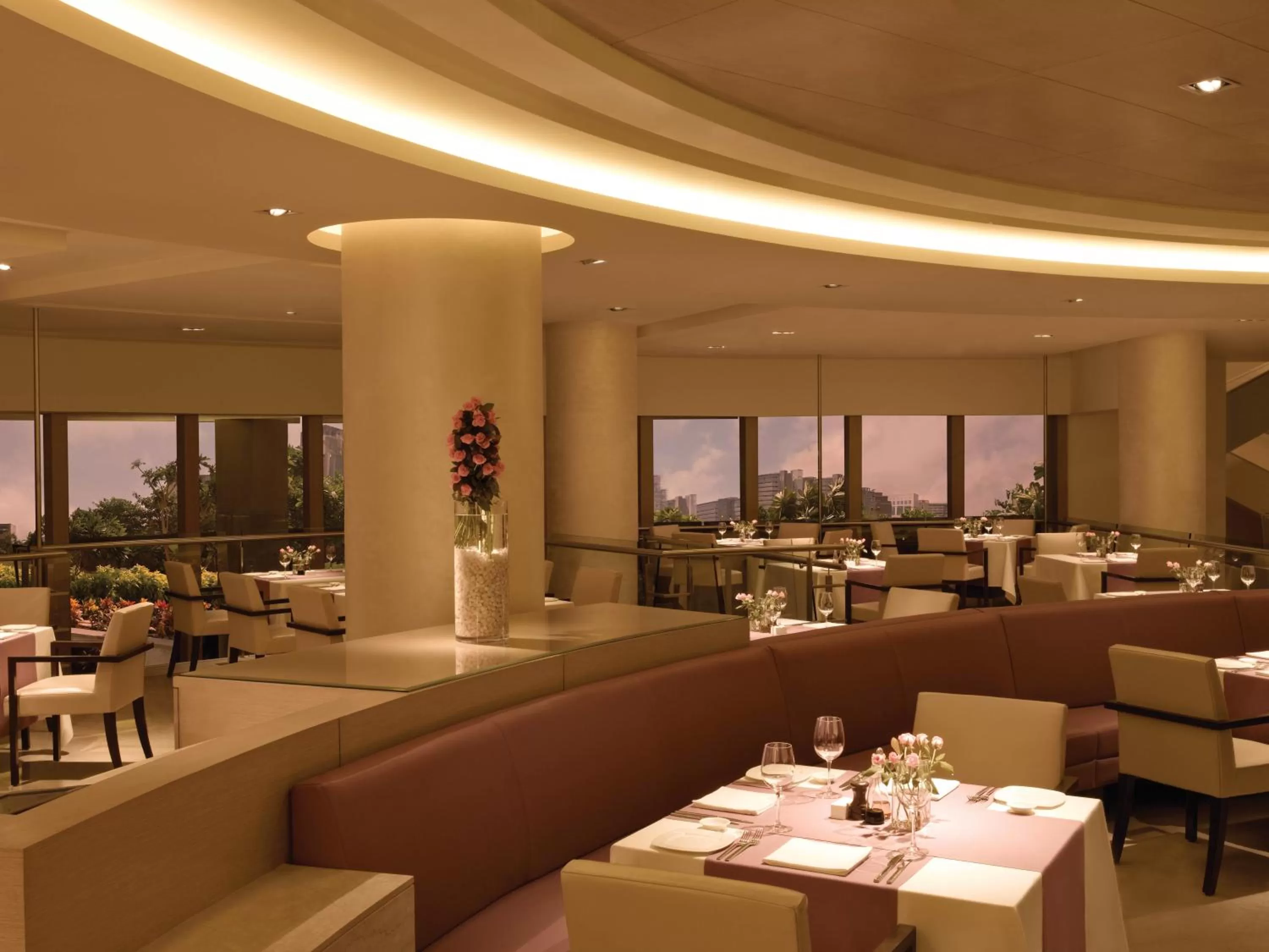 Restaurant/places to eat in Trident Bandra Kurla