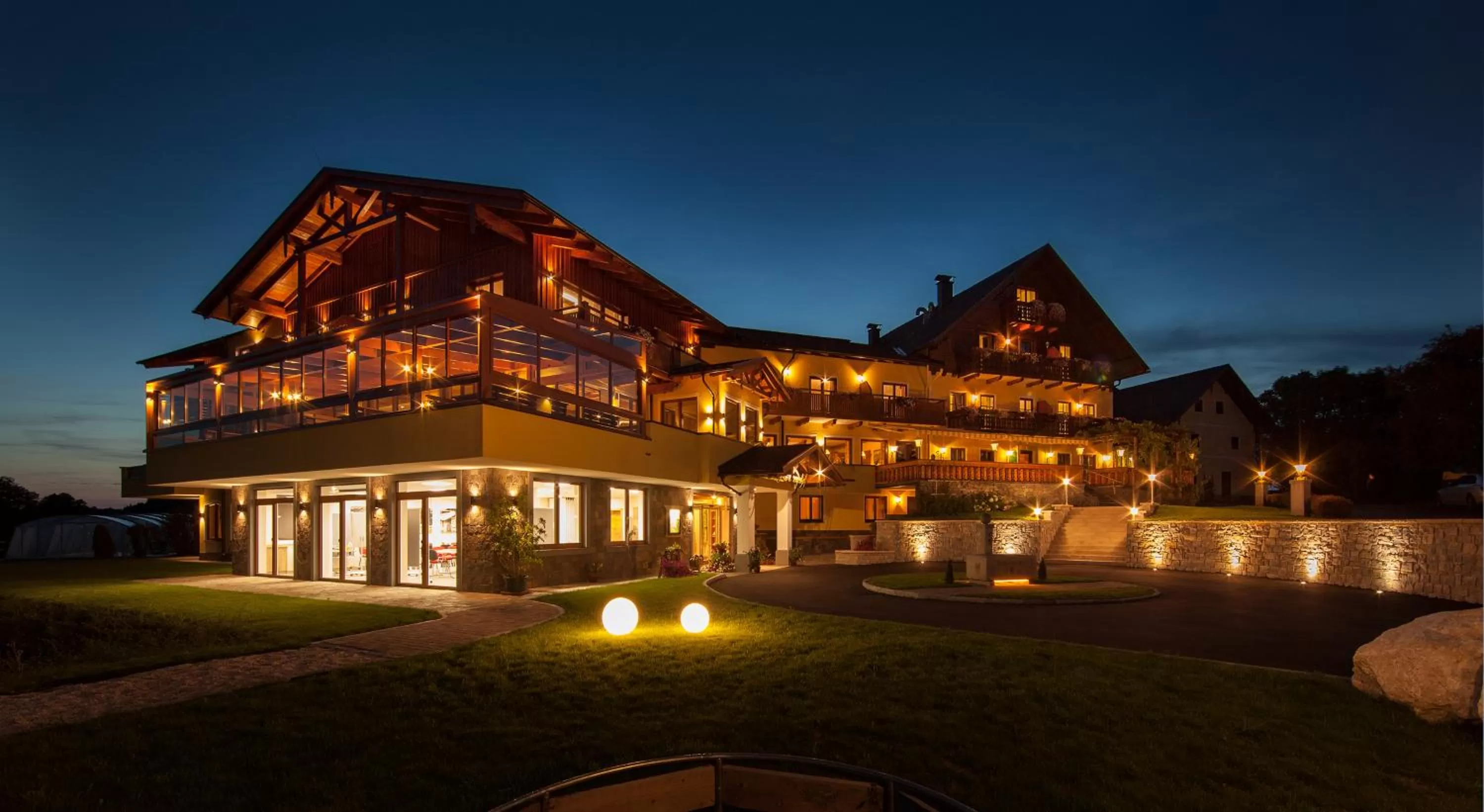 Natural landscape, Property Building in Panorama Hotel Gasthof Leidingerhof