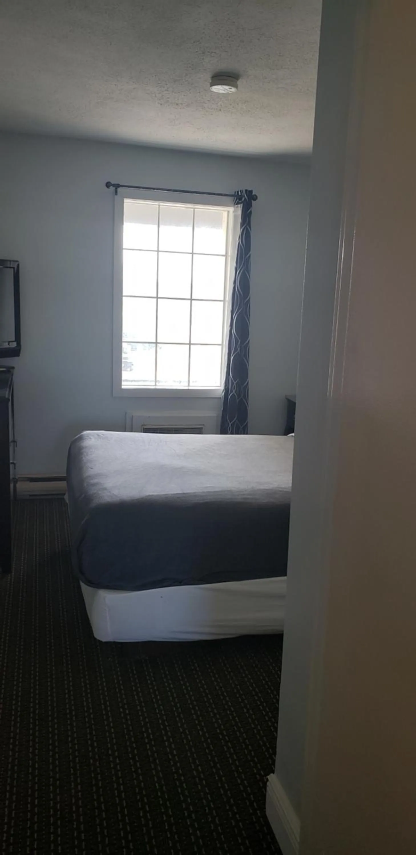 Bed in Niagara Falls Courtside Inn