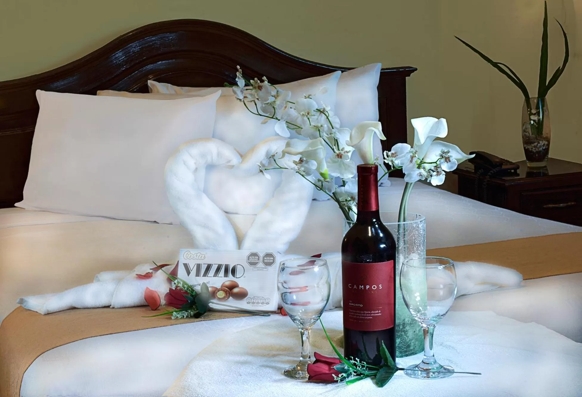 Bedroom, Bed in La Siesta Hotel