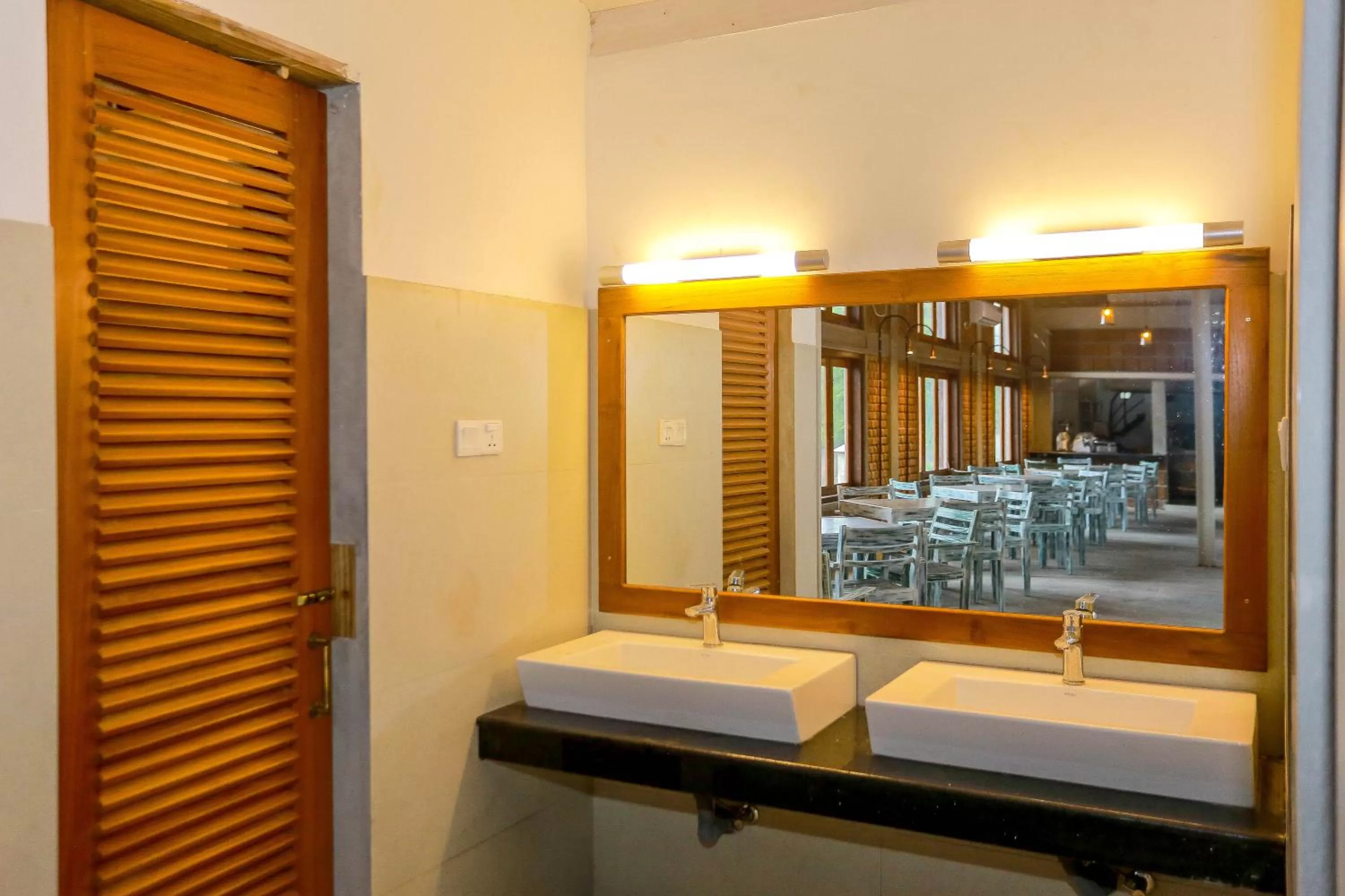 Bathroom in Olinia Airport Hotel