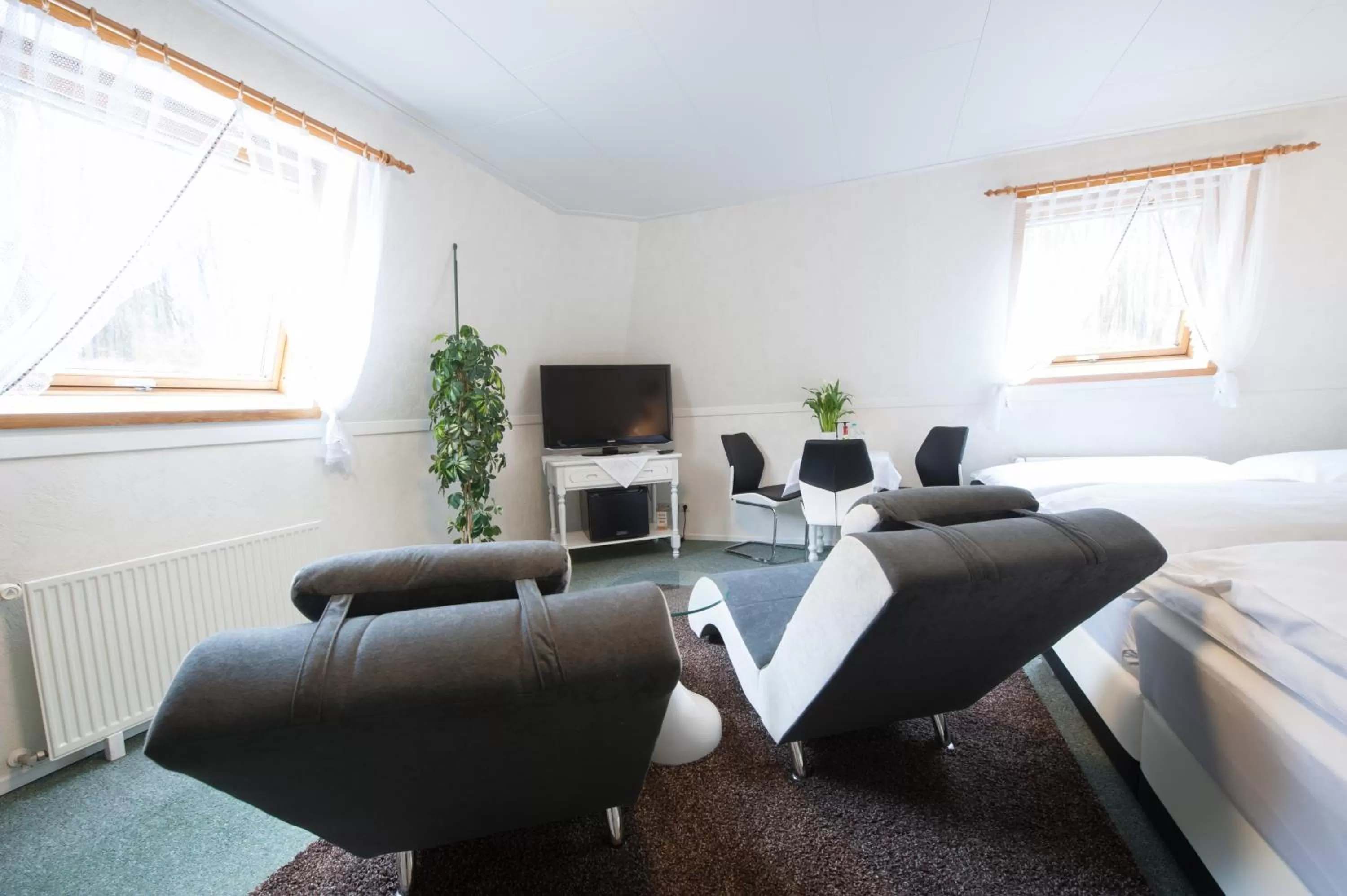 Photo of the whole room in Hotel Forsthaus Sellin