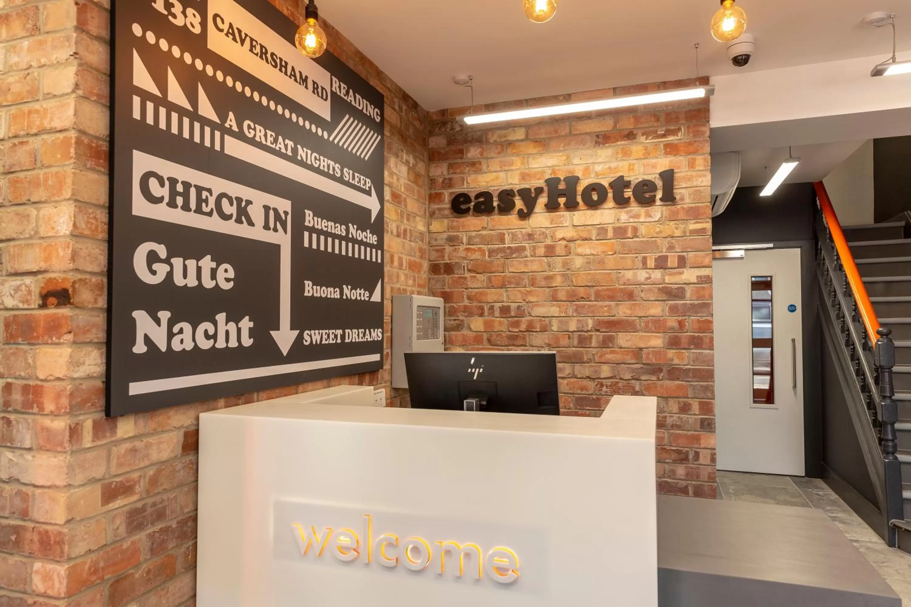 Lobby or reception in Easyhotel Reading