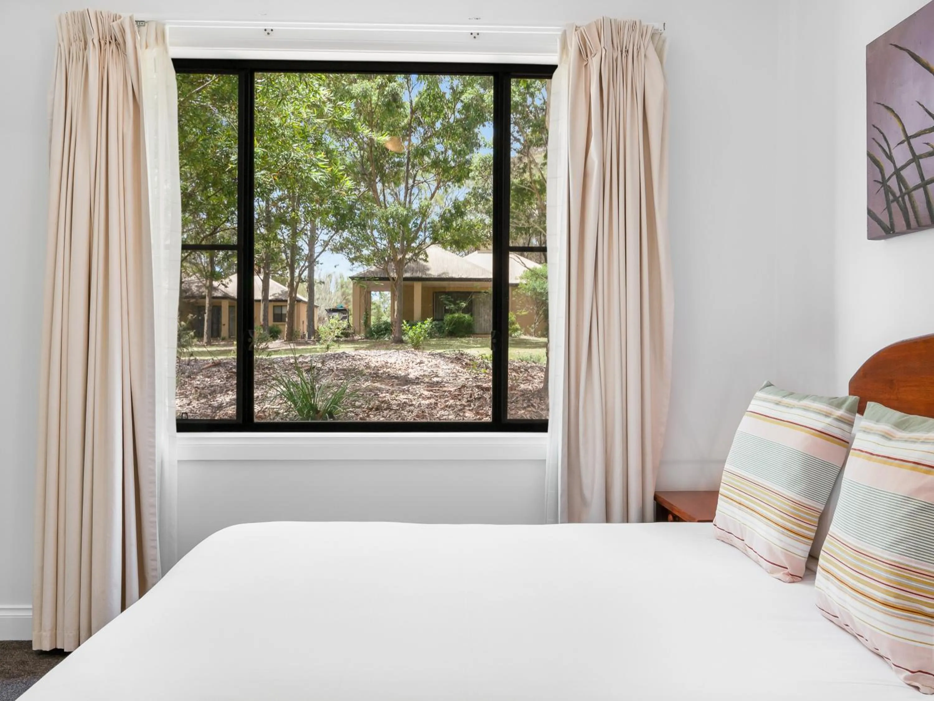Bedroom, Bed in Leisure Inn Pokolbin Hill