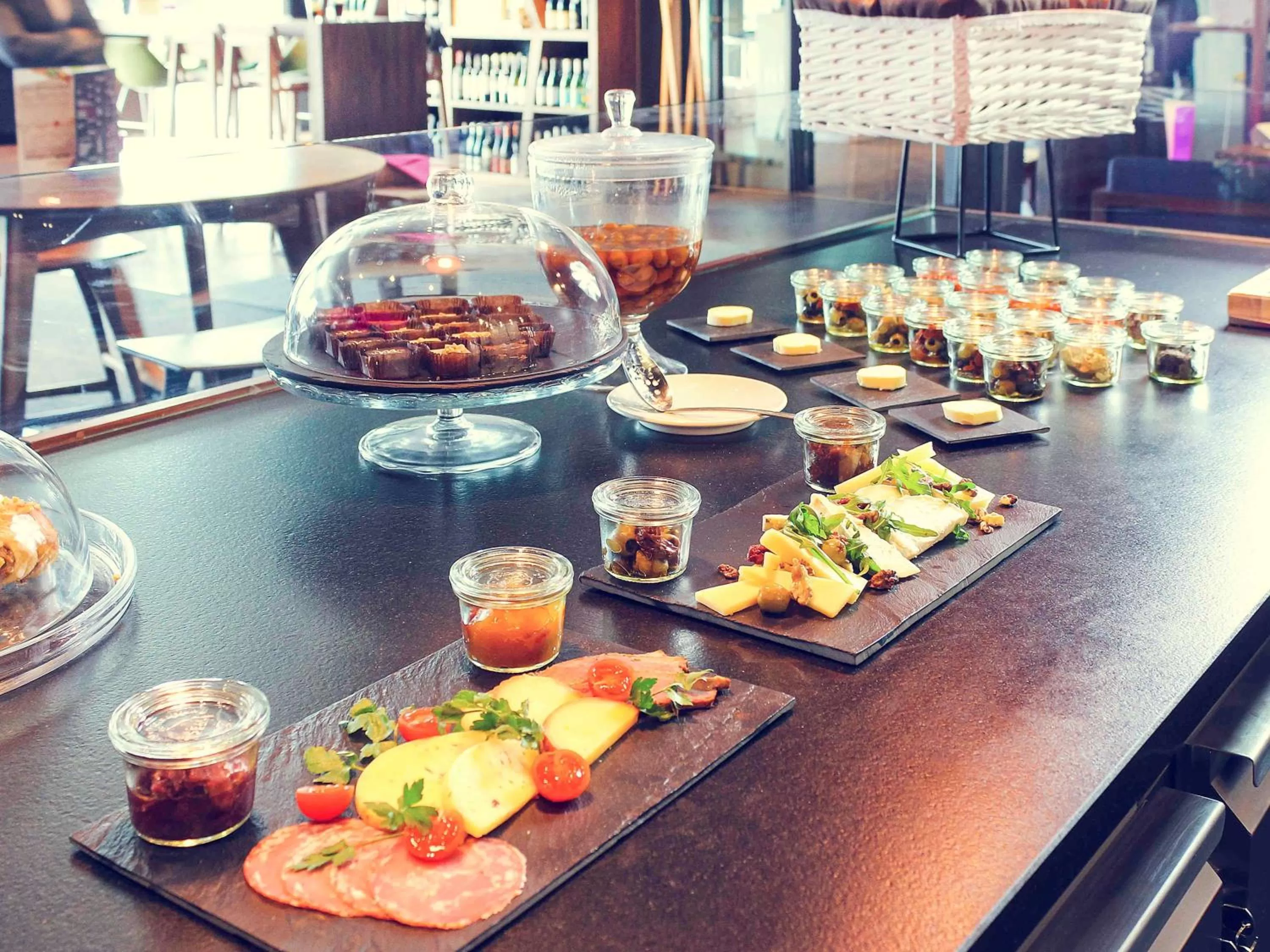 Lounge or bar in Hotel Mercure Poznań Centrum