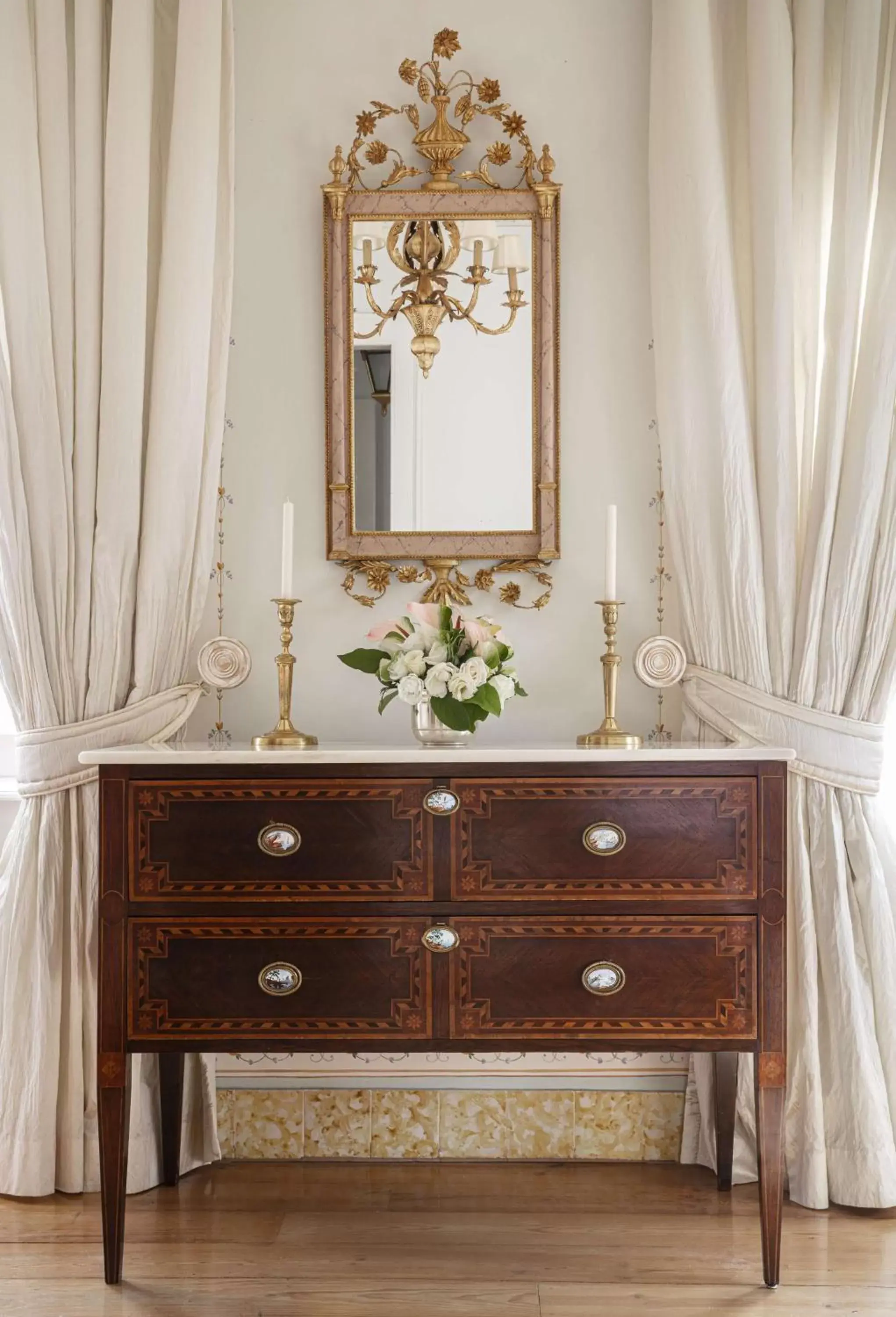 Premium Twin Room with Valley View in Valverde Sintra Palácio de Seteais - The Leading Hotels of the World Premium Twin Room with Valley View in Valverde Sintra Palácio de Seteais - The Leading Hotels of the World