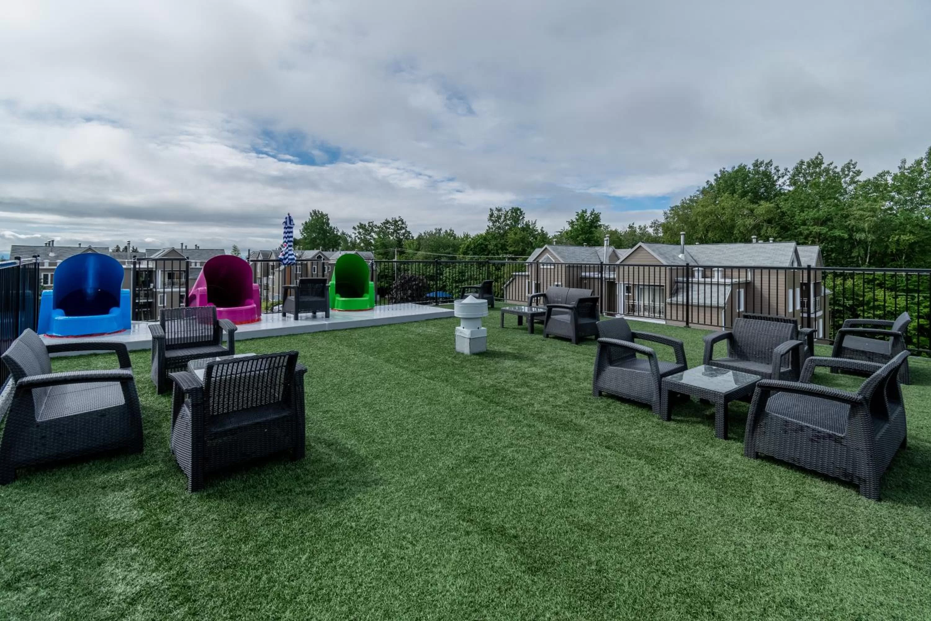 Seating area, Swimming Pool in Condos Vacances MSA HOTEL