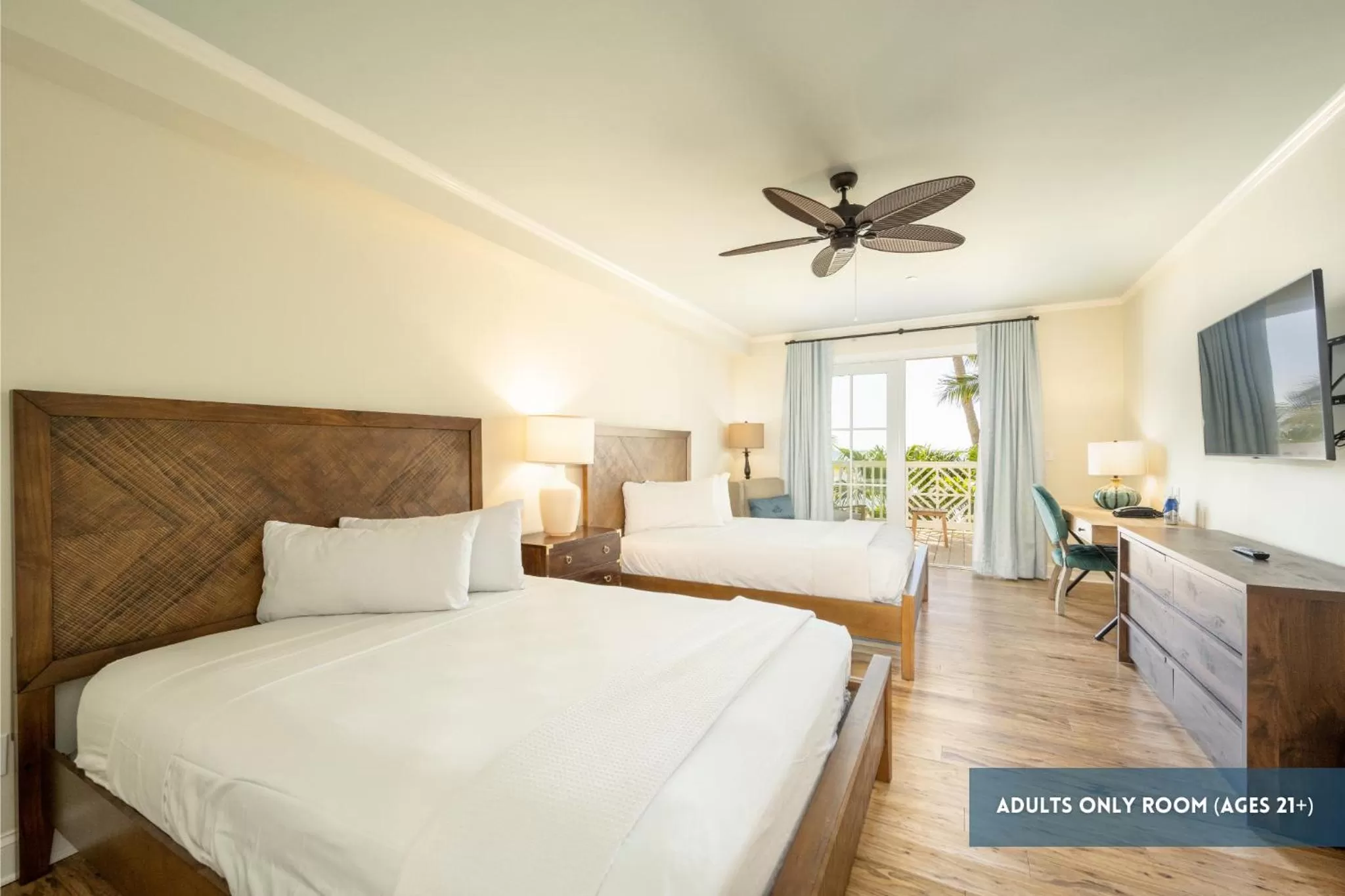 Photo of the whole room, Bed in Grassy Flats Resort & Beach Club