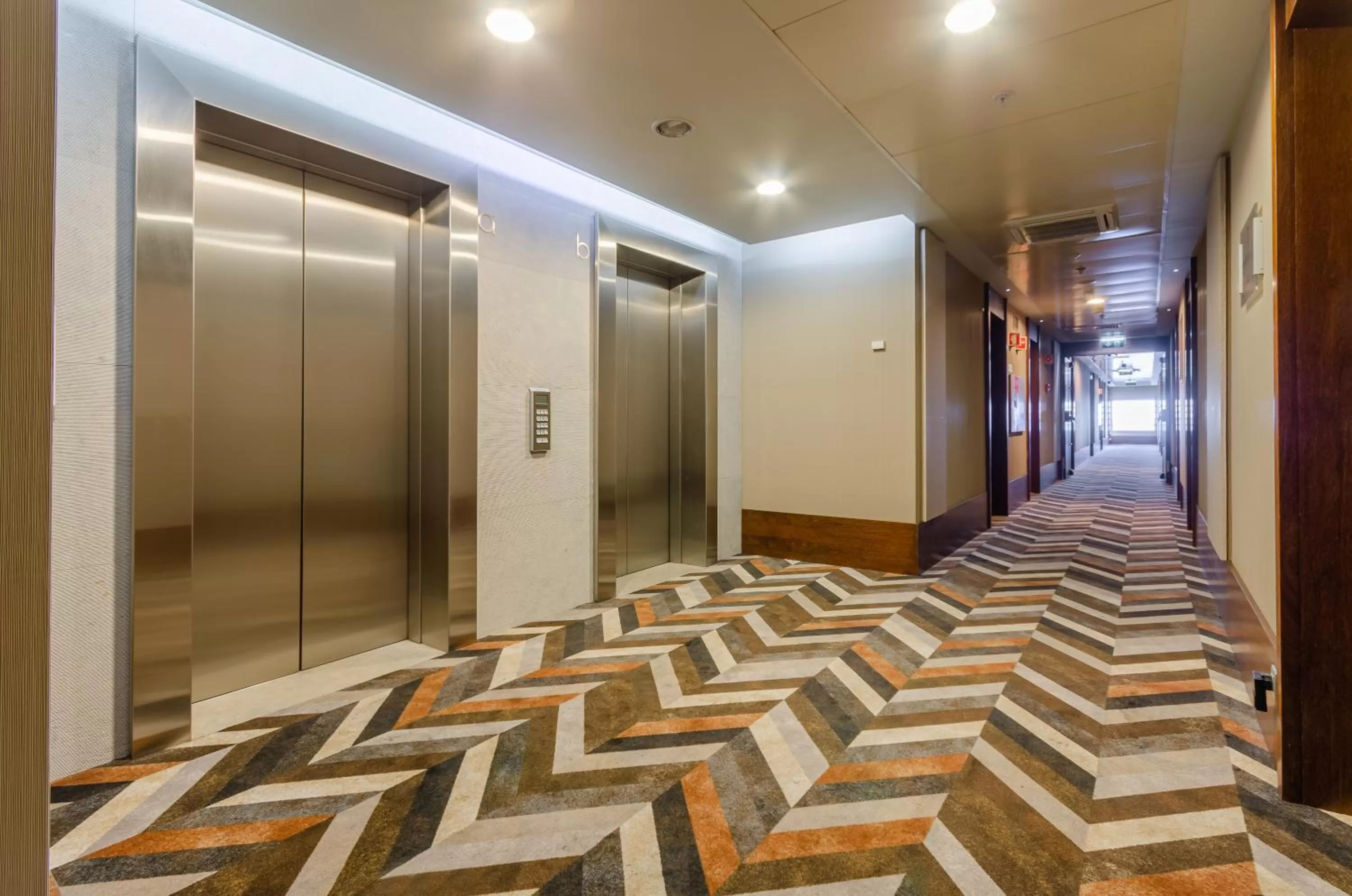 elevator in Olissippo Oriente