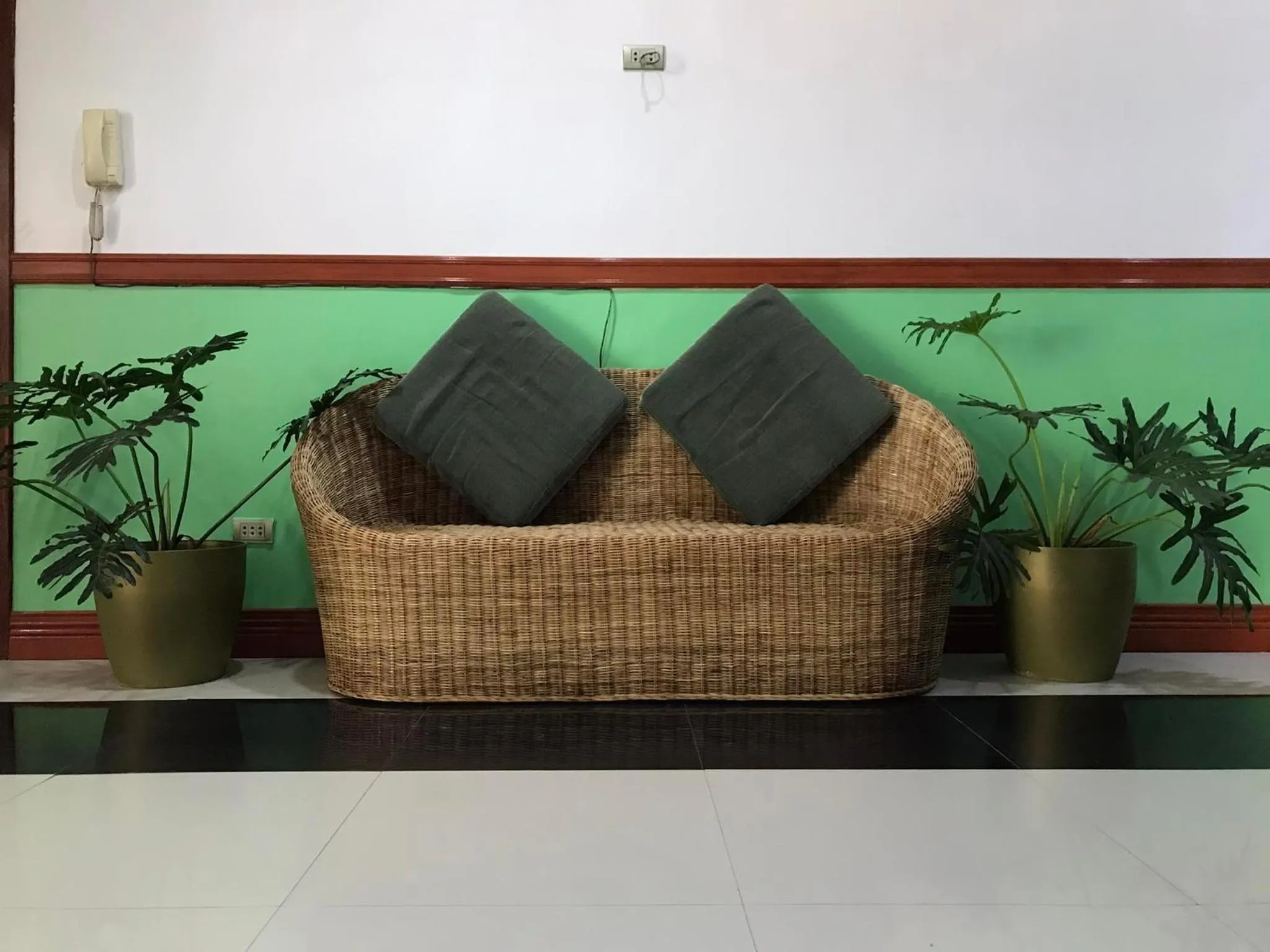 Floor plan, Seating Area in Garnet Hotel