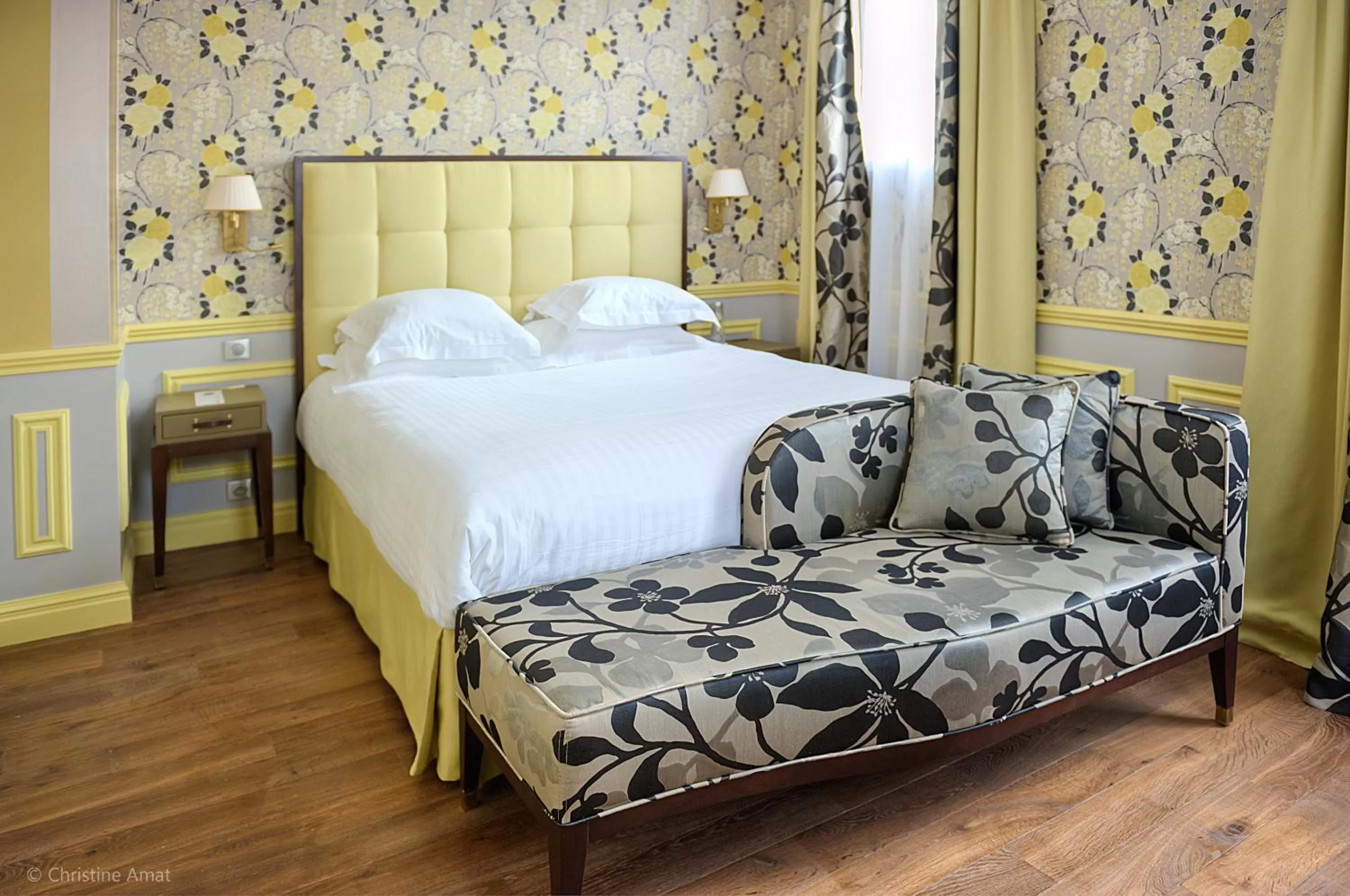 Bed in Hôtel de Sèze & Spa Bordeaux Centre