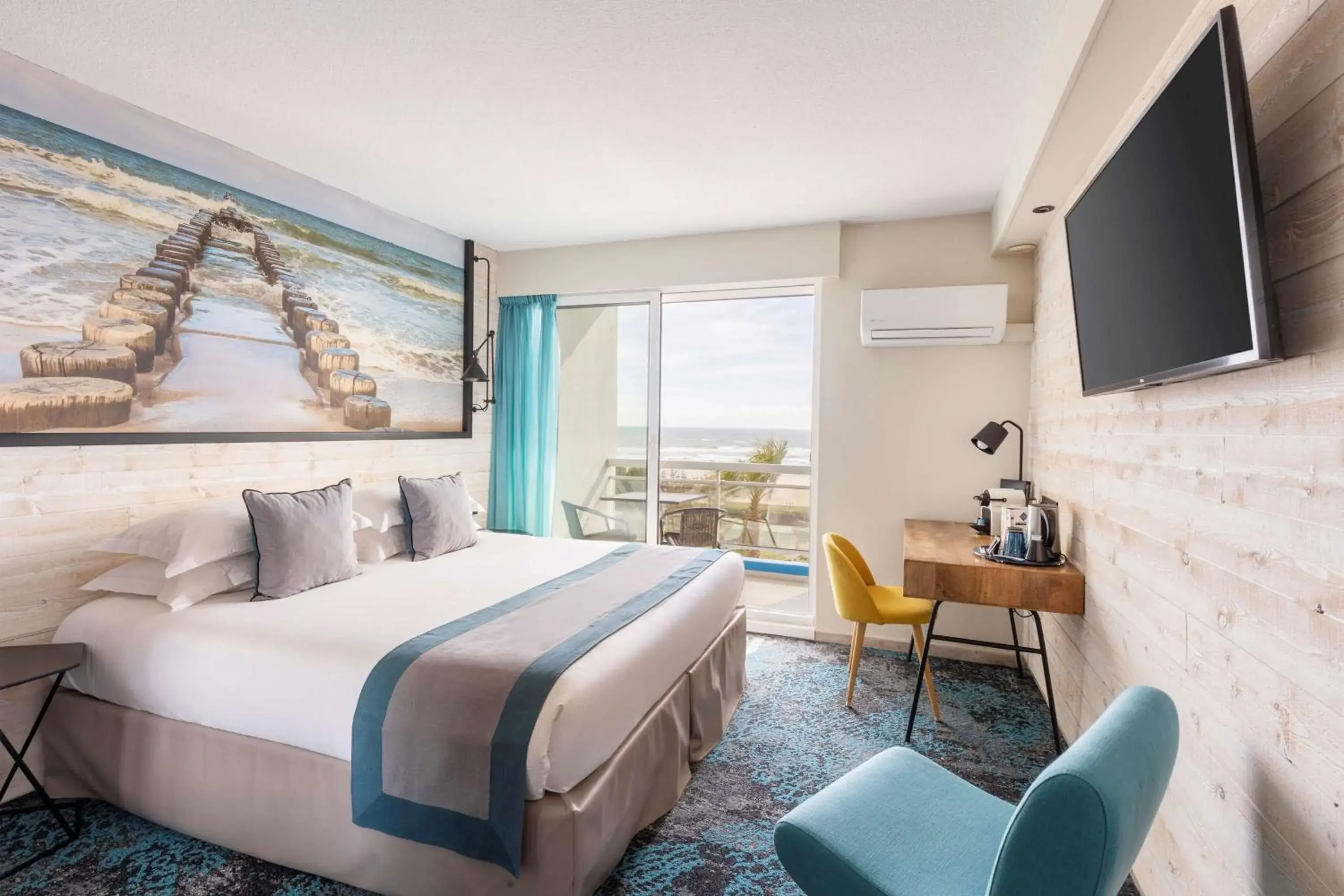 Comfort Room with Sea View in Best Western Plus Hotel Canet-Plage Comfort Room with Sea View in Best Western Plus Hotel Canet-Plage