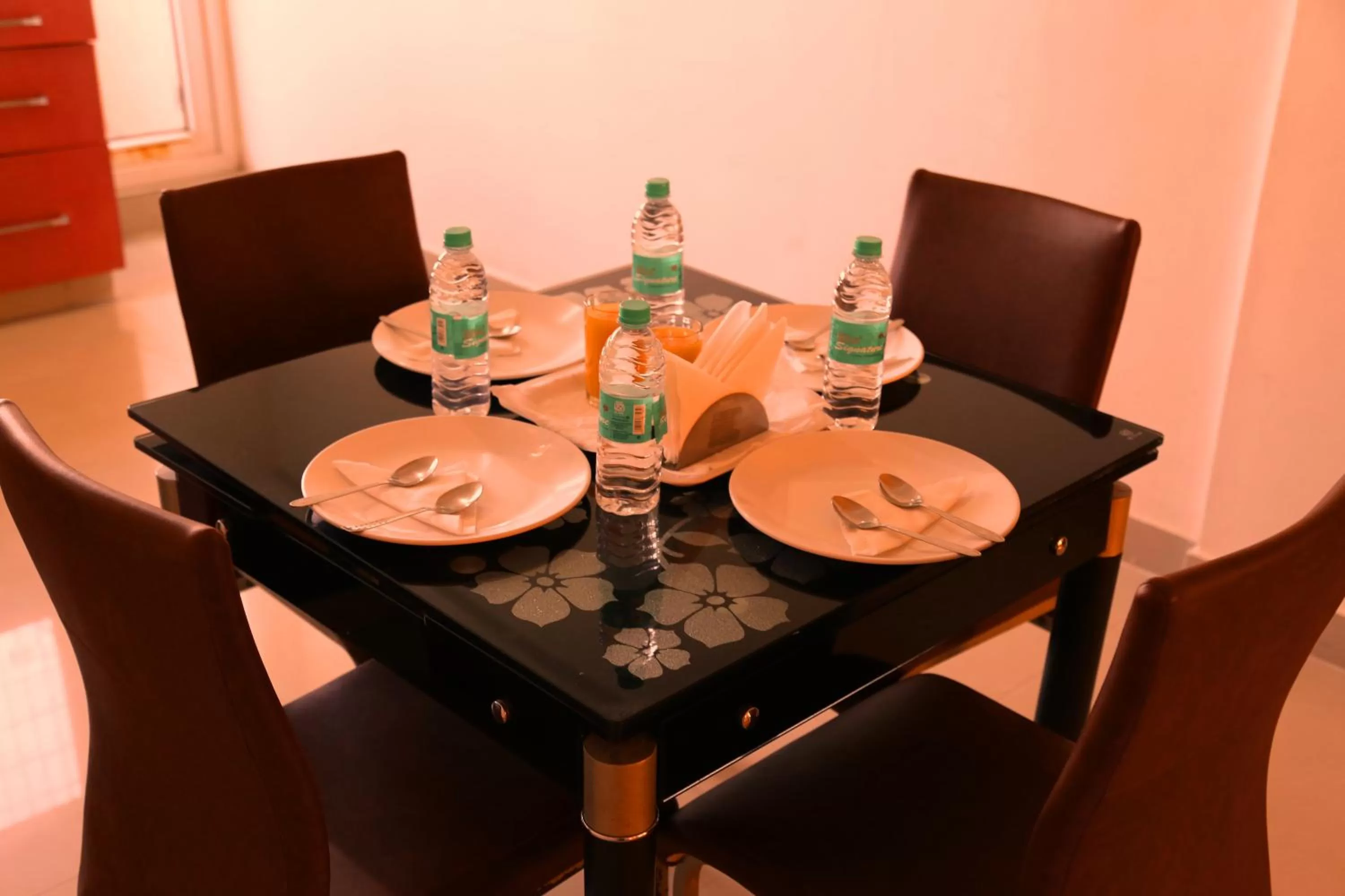 Dining area in Airport Gateway Hotel