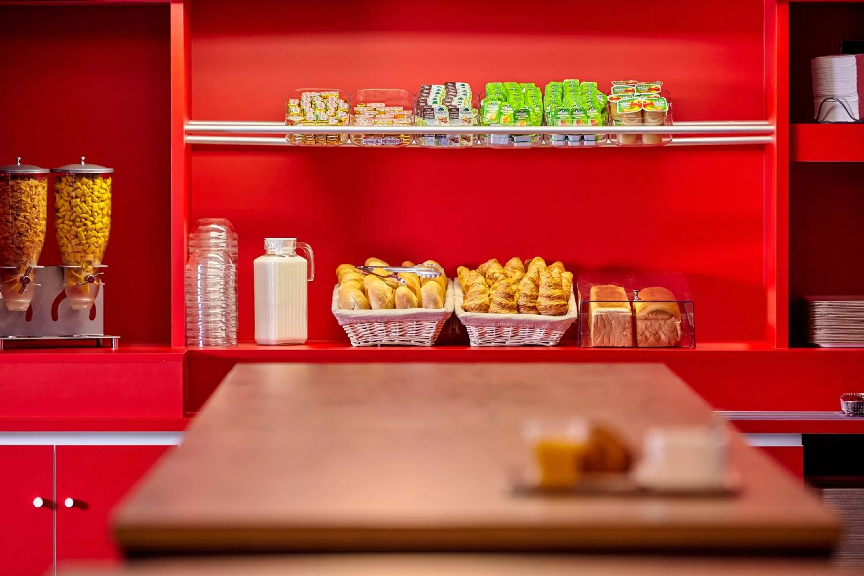 Food and drinks in hotelF1 Moret Fontainebleau