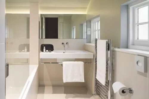 Toilet in The Goodenough Hotel London