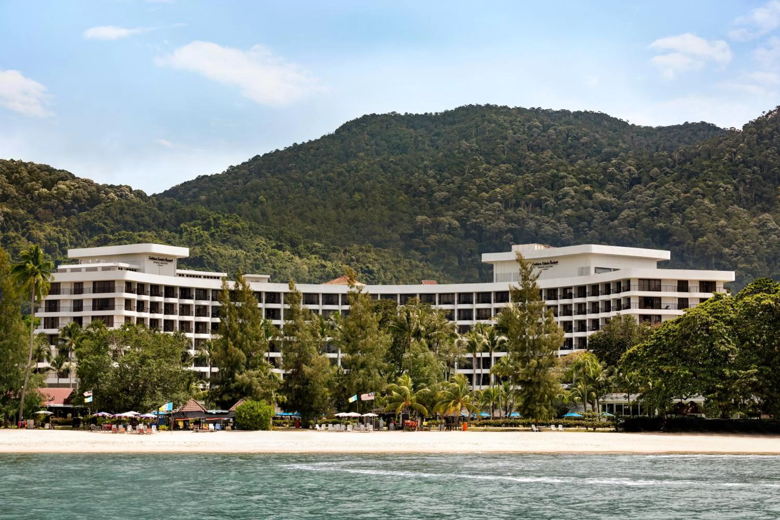 Property building in Shangri-La Golden Sands, Penang