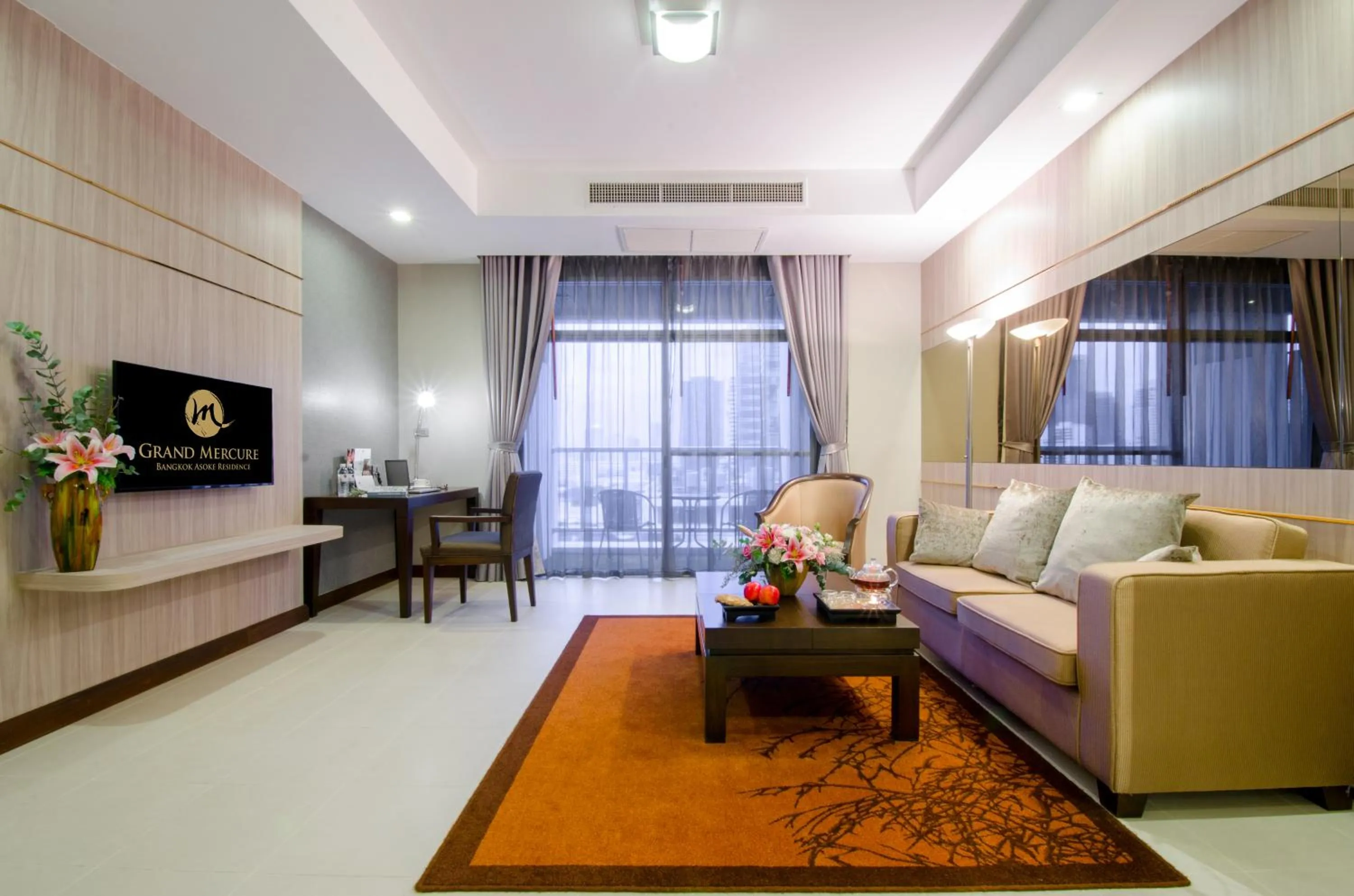 Living room in Grand Mercure Bangkok Asoke Residence