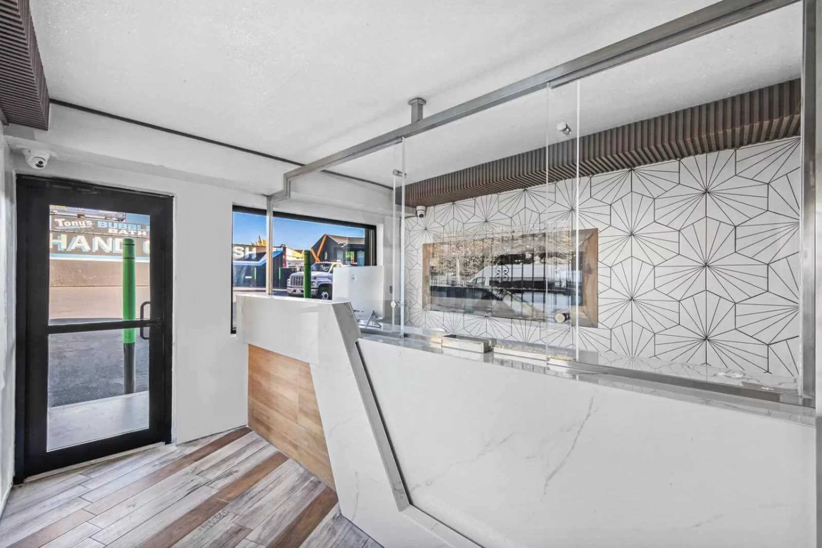 Lobby or reception in Hotel OPUS Bronx Near Bay Plaza Mall