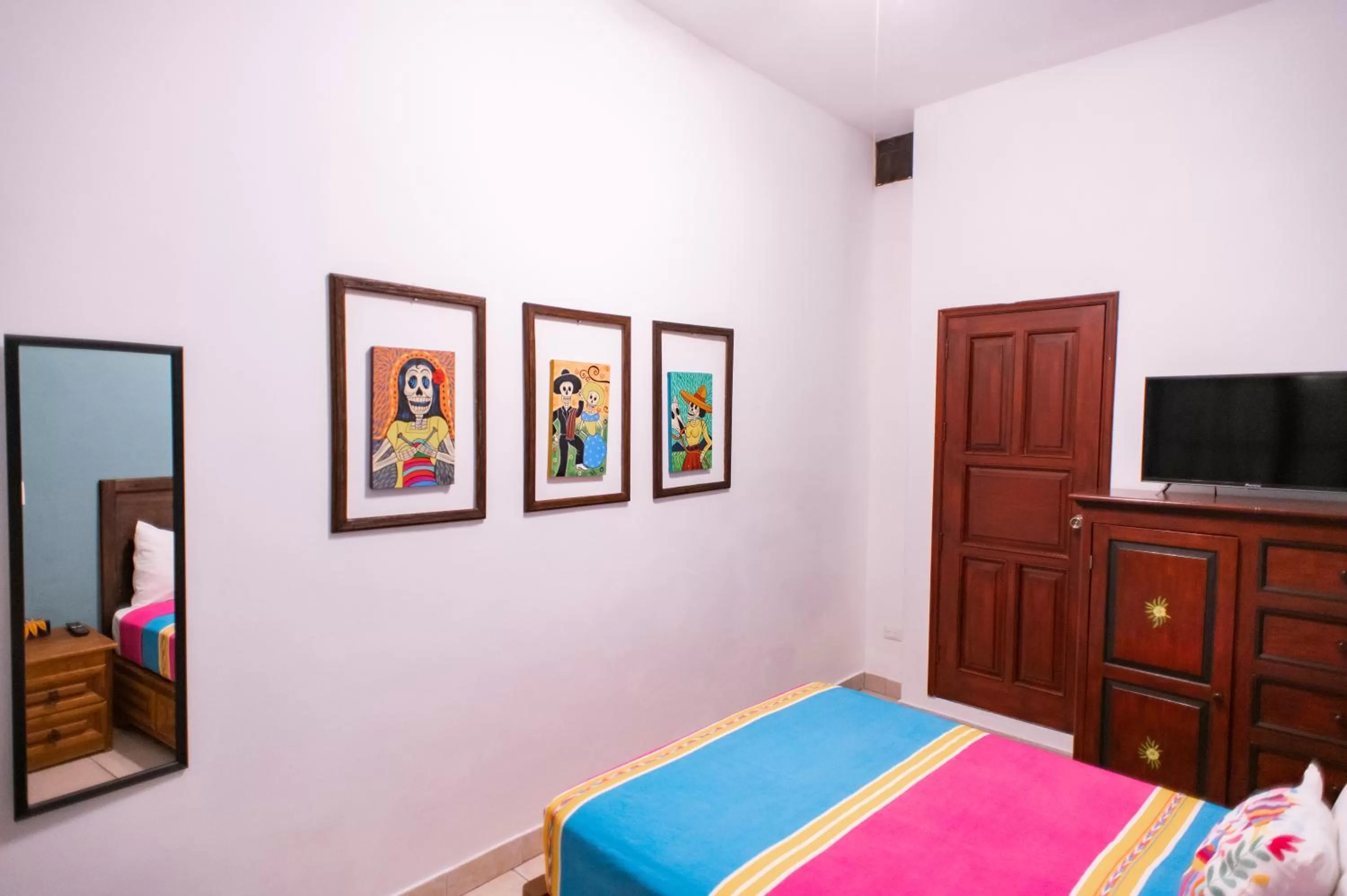 TV/Entertainment Center in Posada San Miguelito