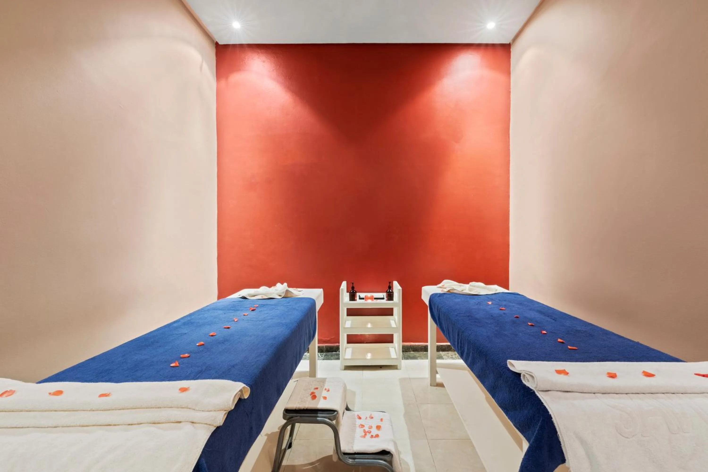 Massage, Bed in Pickalbatros Aqua Fun Club All Inclusive