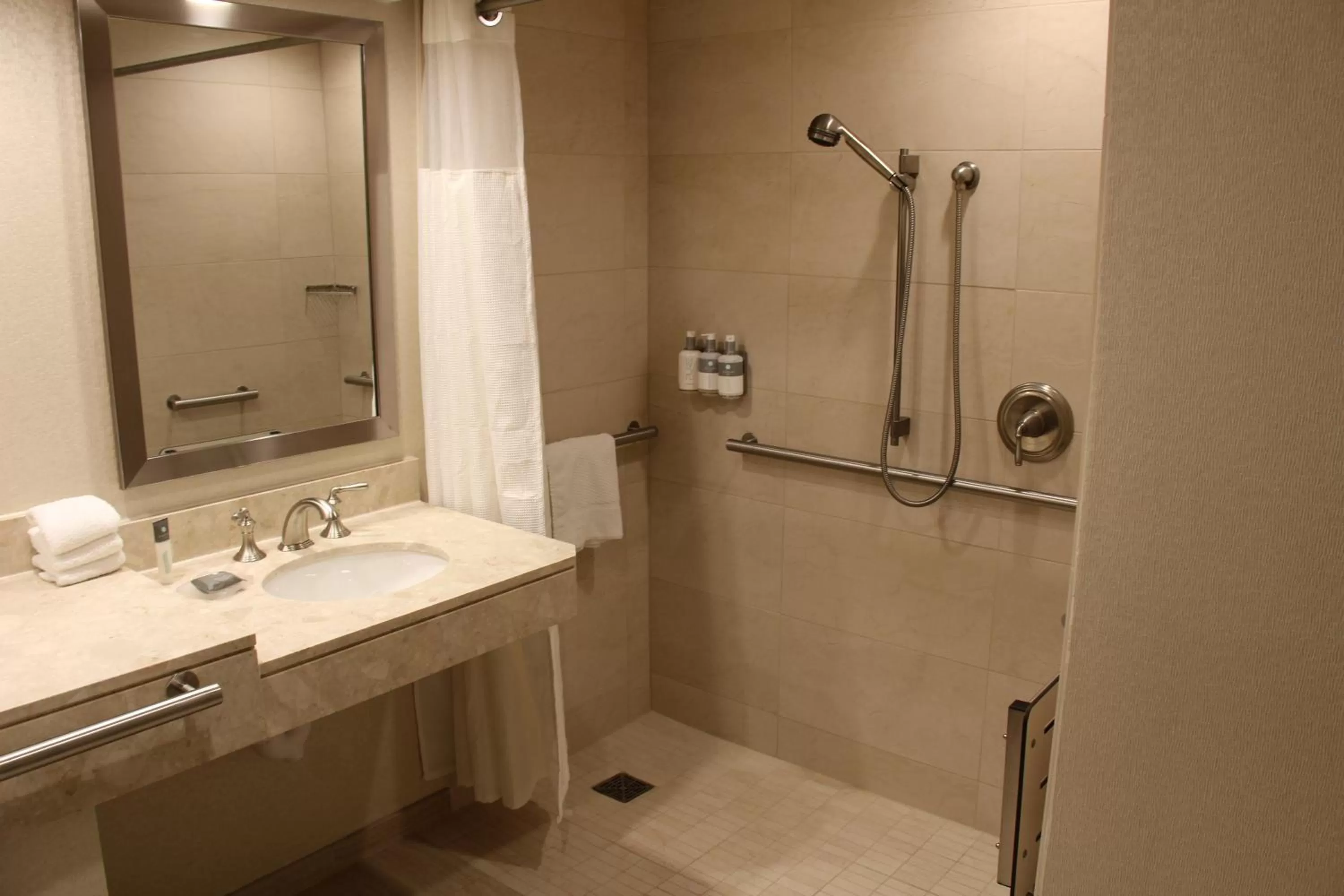 Shower in Gaylord Opryland Resort & Convention Center