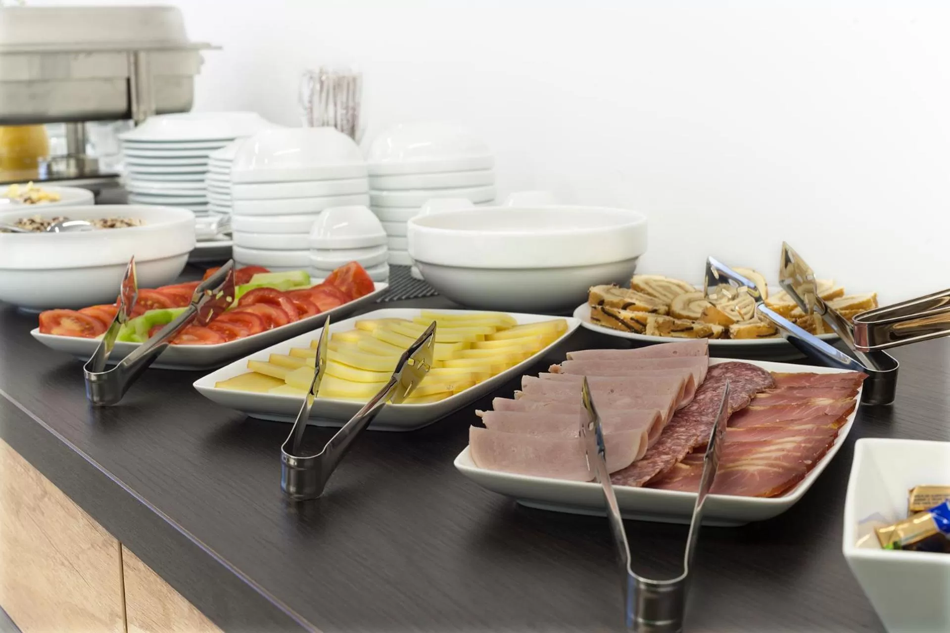 Food and drinks in IG Hotel