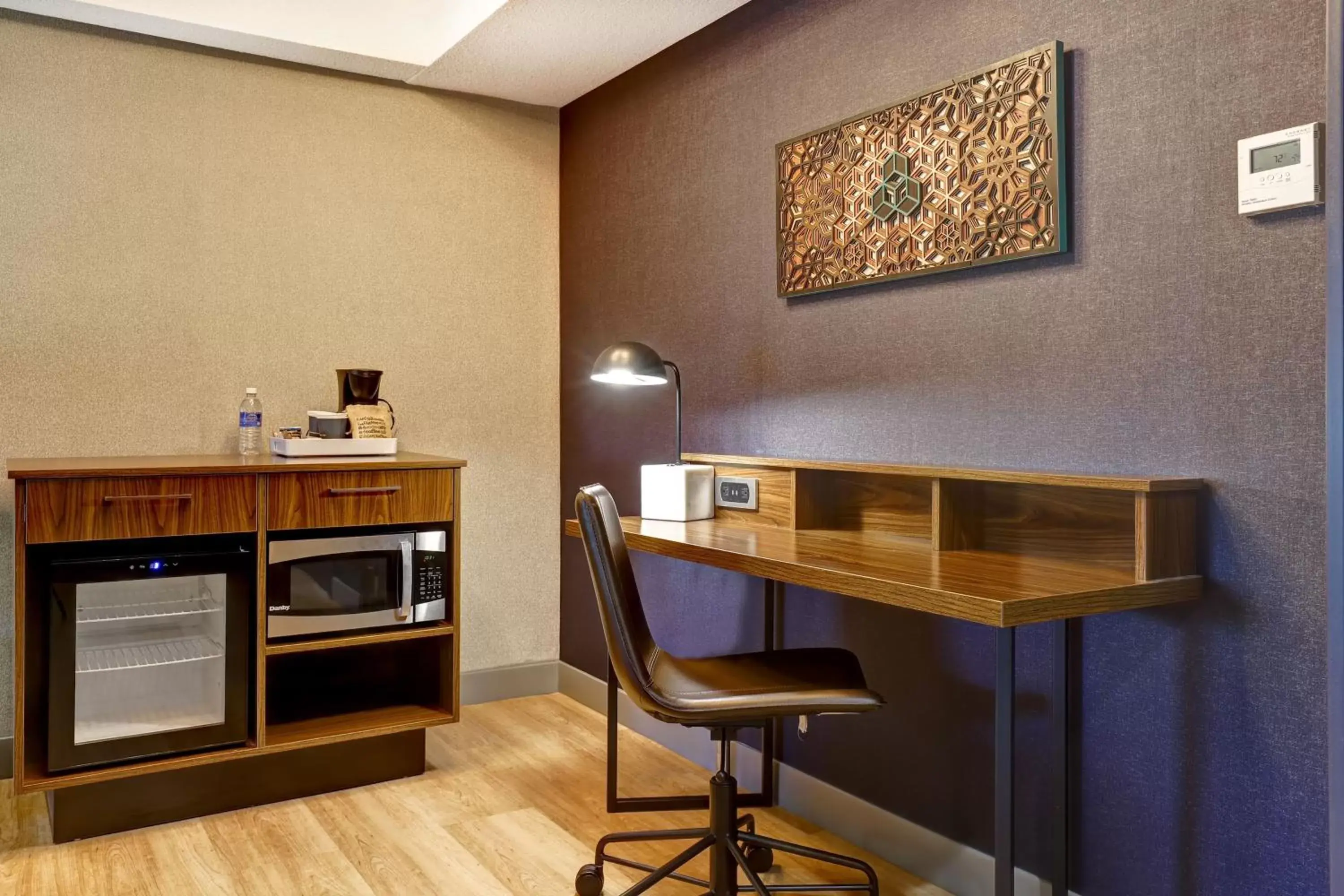 Comfort Room in Four Points by Sheraton St. Catharines Niagara Suites Comfort Room in Four Points by Sheraton St. Catharines Niagara Suites