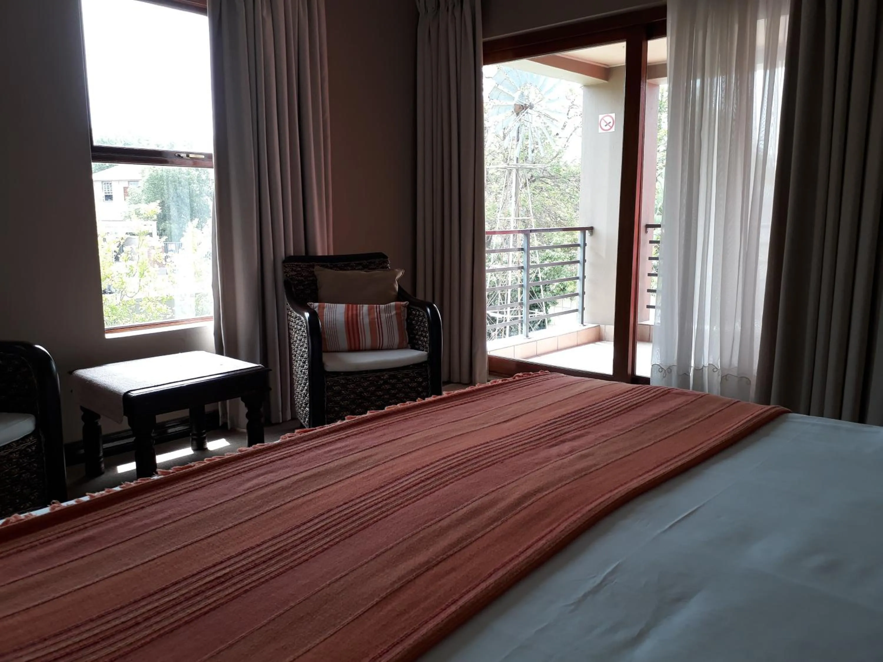 Bed in Karoo Sun Boutique Guest House