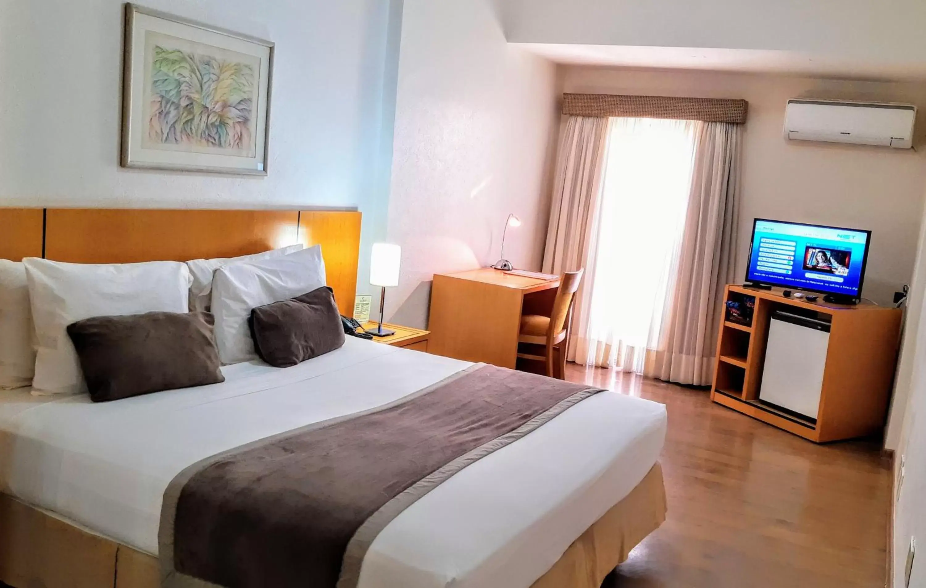 Luxury Single Room with Double bed in Cardum Hotel Luxury Single Room with Double bed in Cardum Hotel