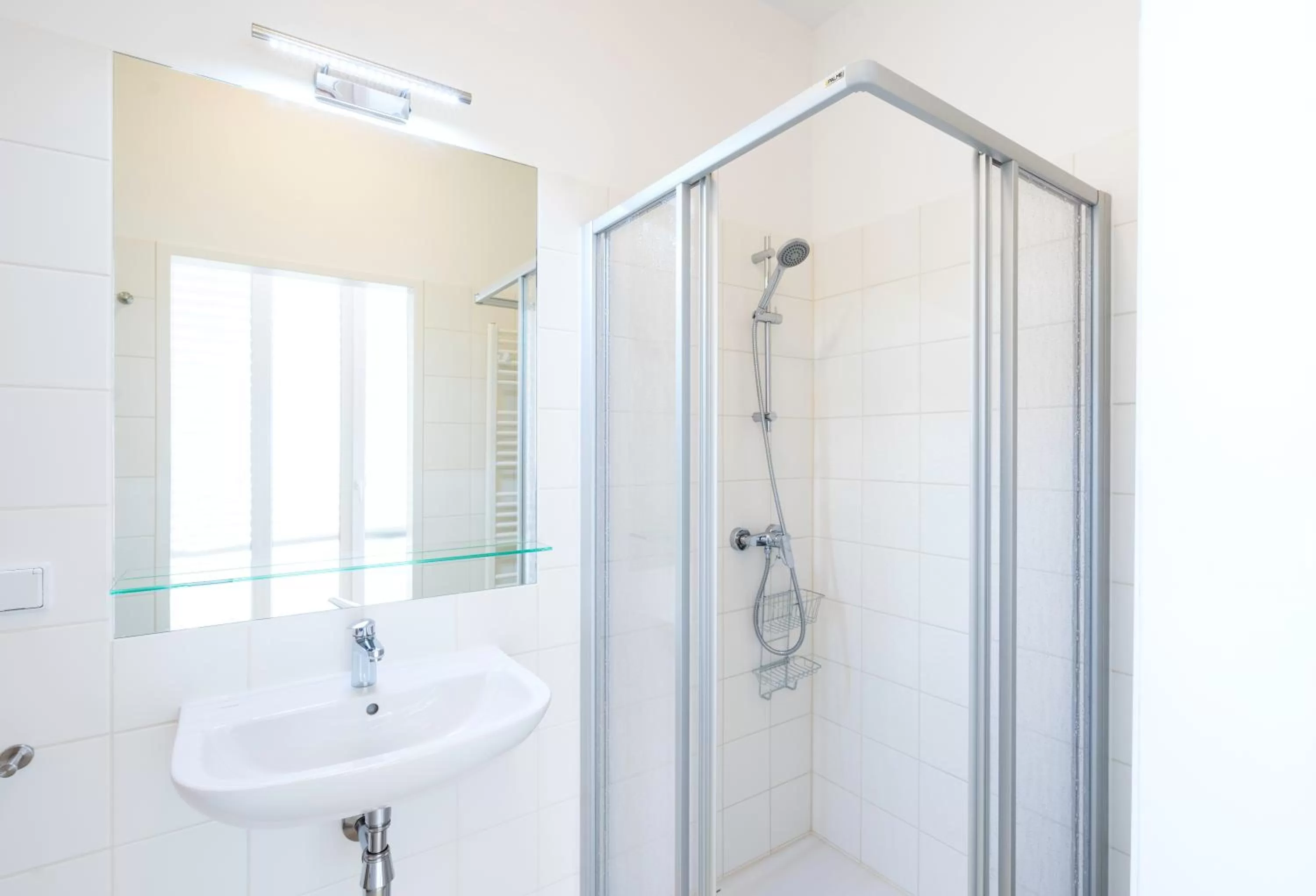 Shower in FeelGood Apartments SmartLiving | contactless check-in