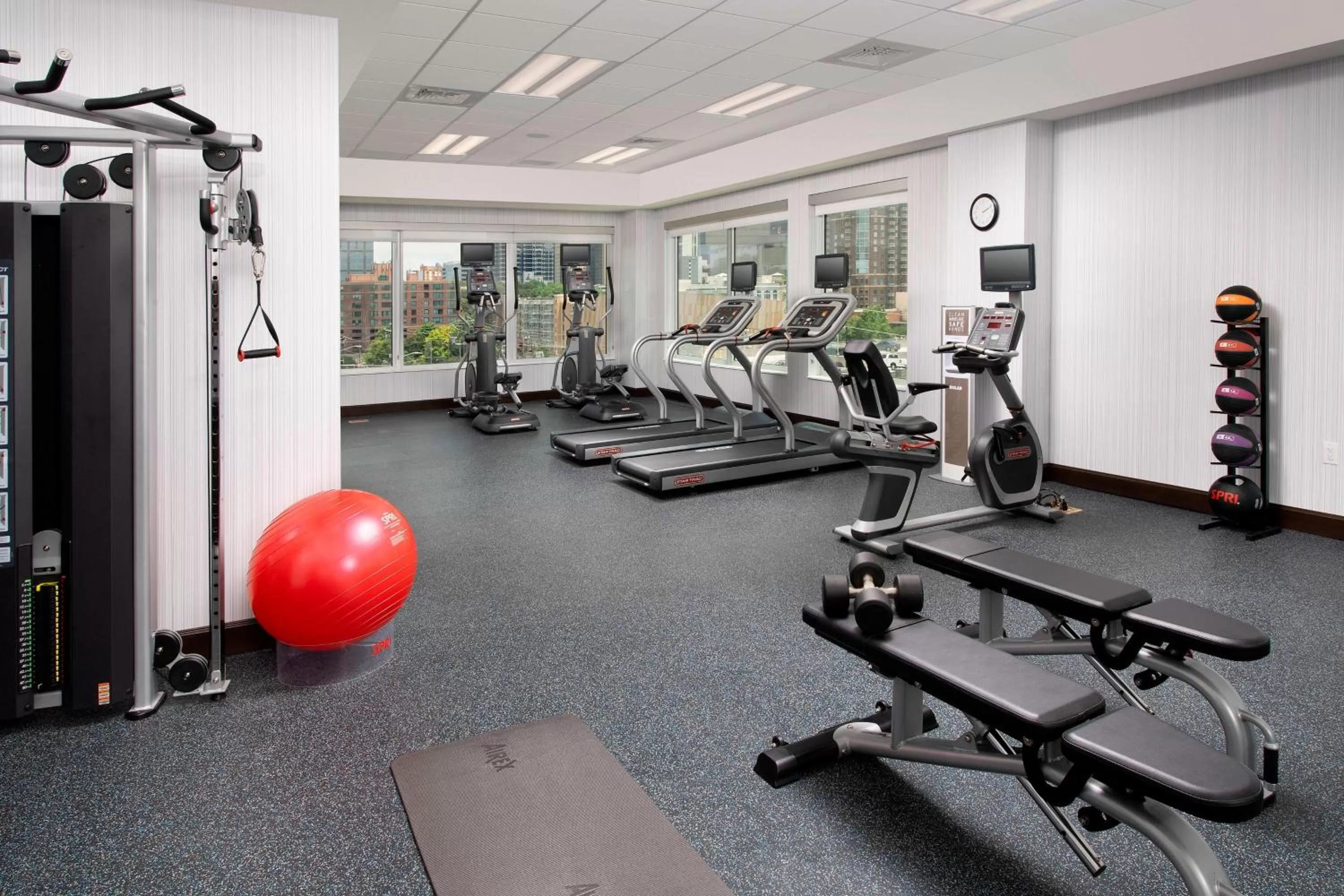 Fitness centre/facilities in SpringHill Suites by Marriott Atlanta Downtown