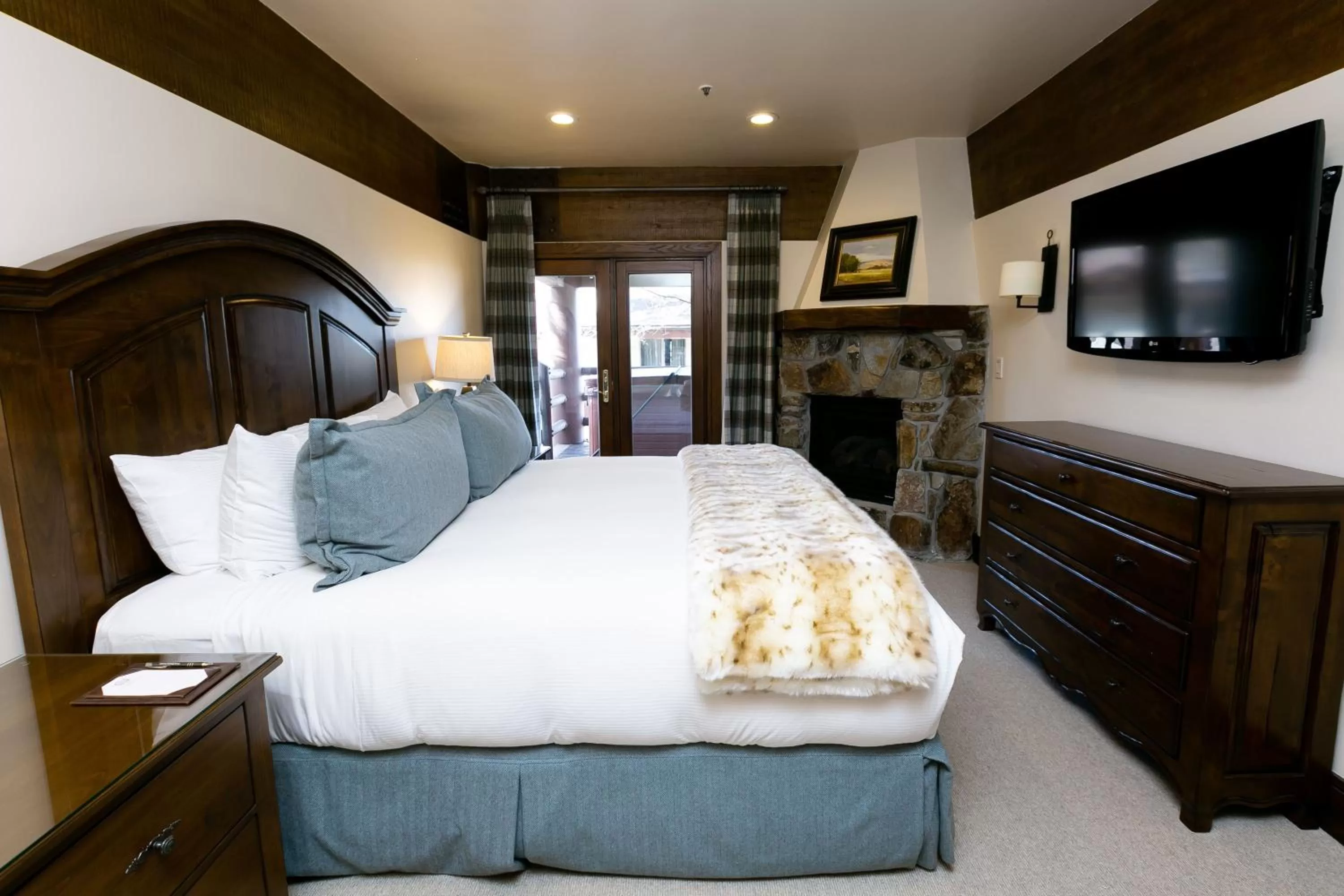 Bedroom, Bed in Stein Eriksen Lodge Deer Valley