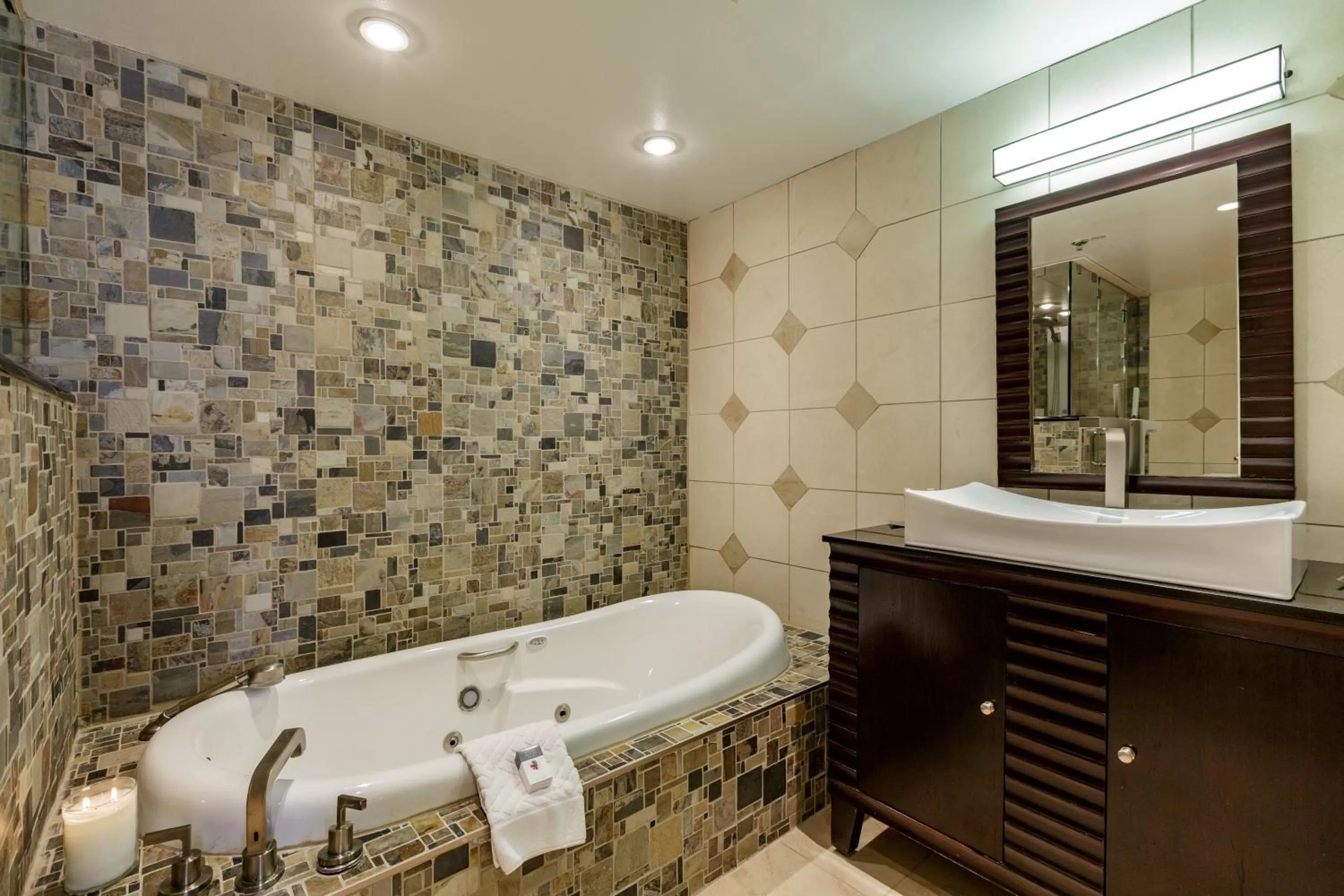 Bathroom in Sleepy Hollow Hotel