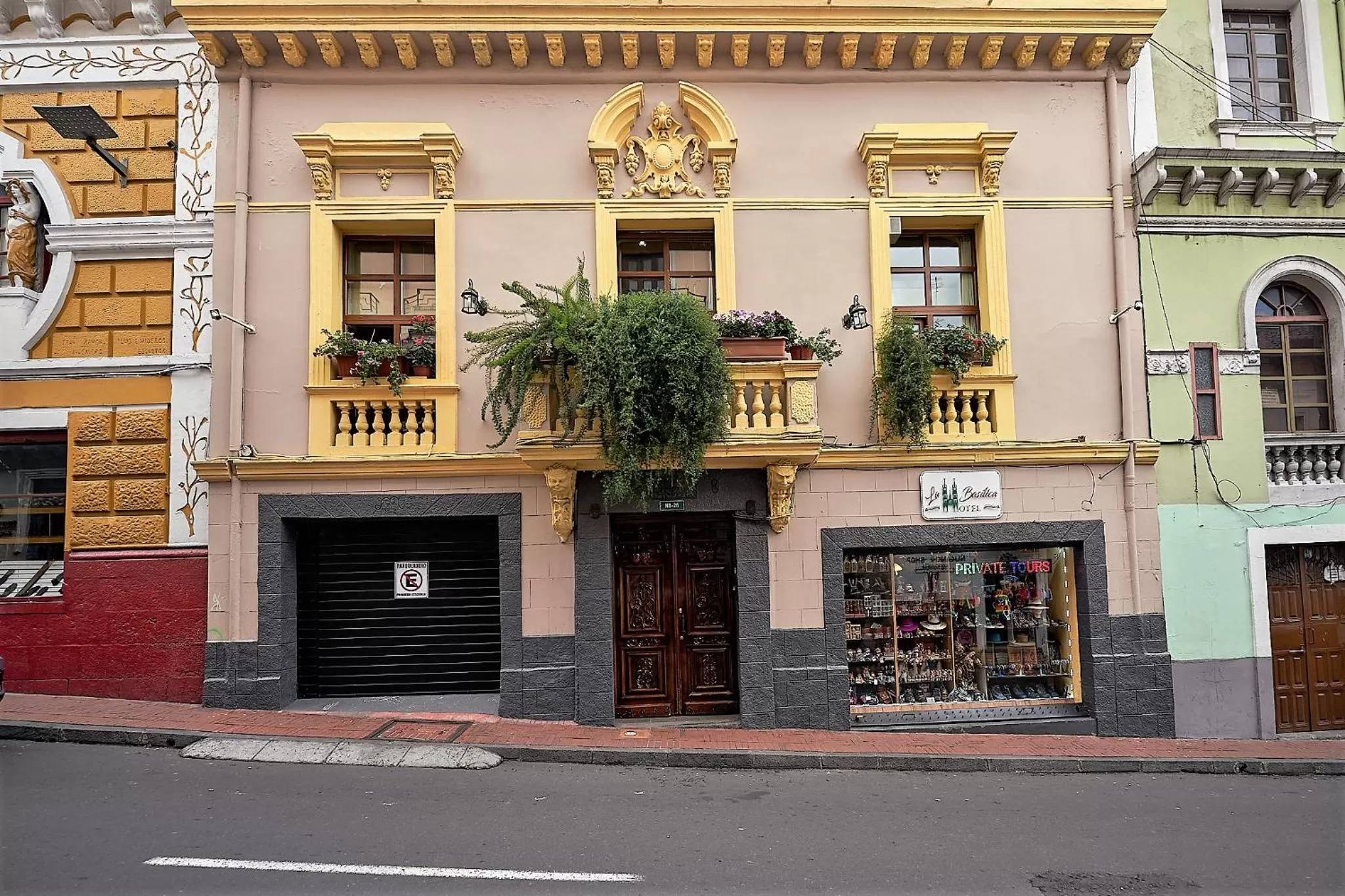 Property building in Hotel La Basílica Quito