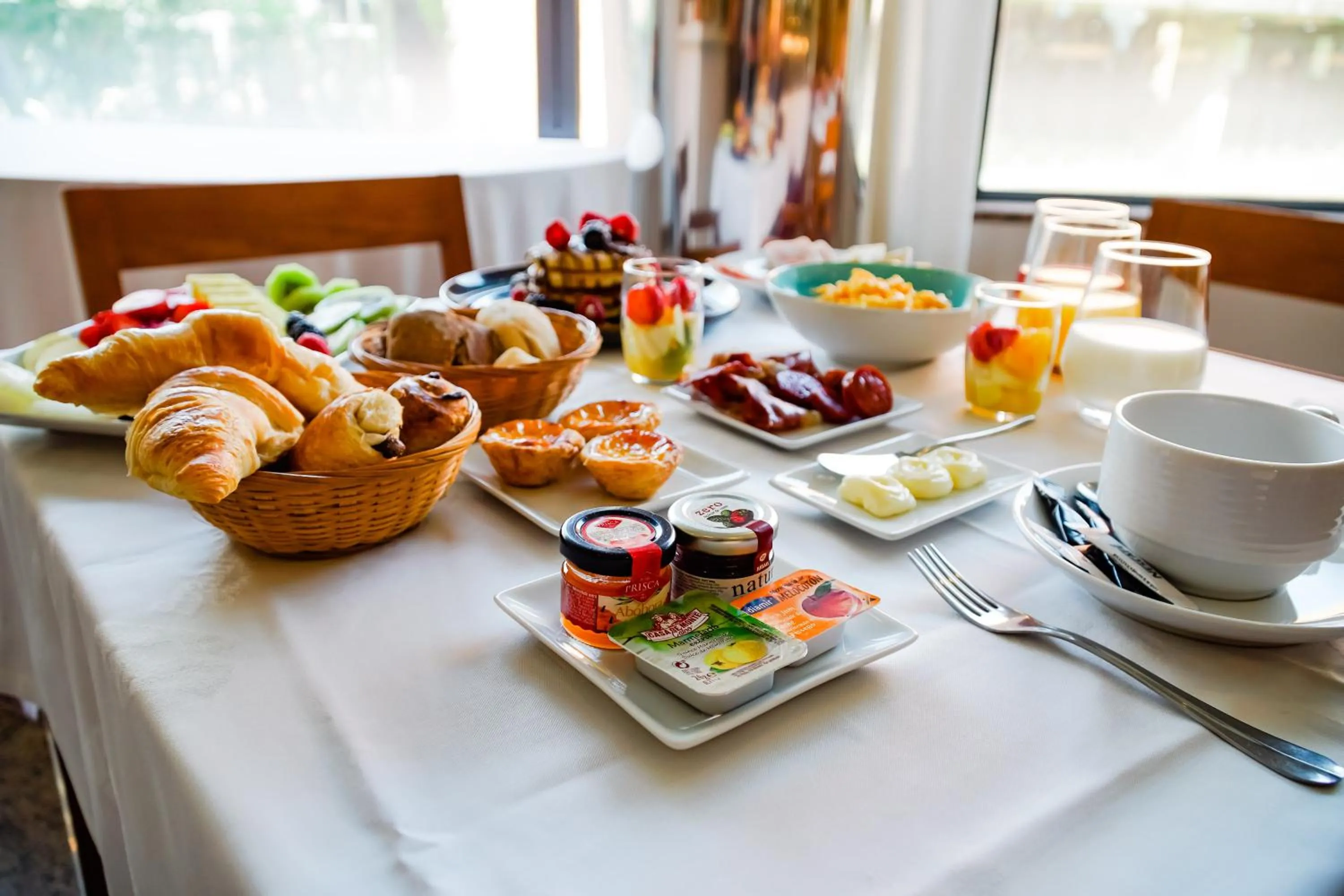 Breakfast in Hotel Premium Porto Maia