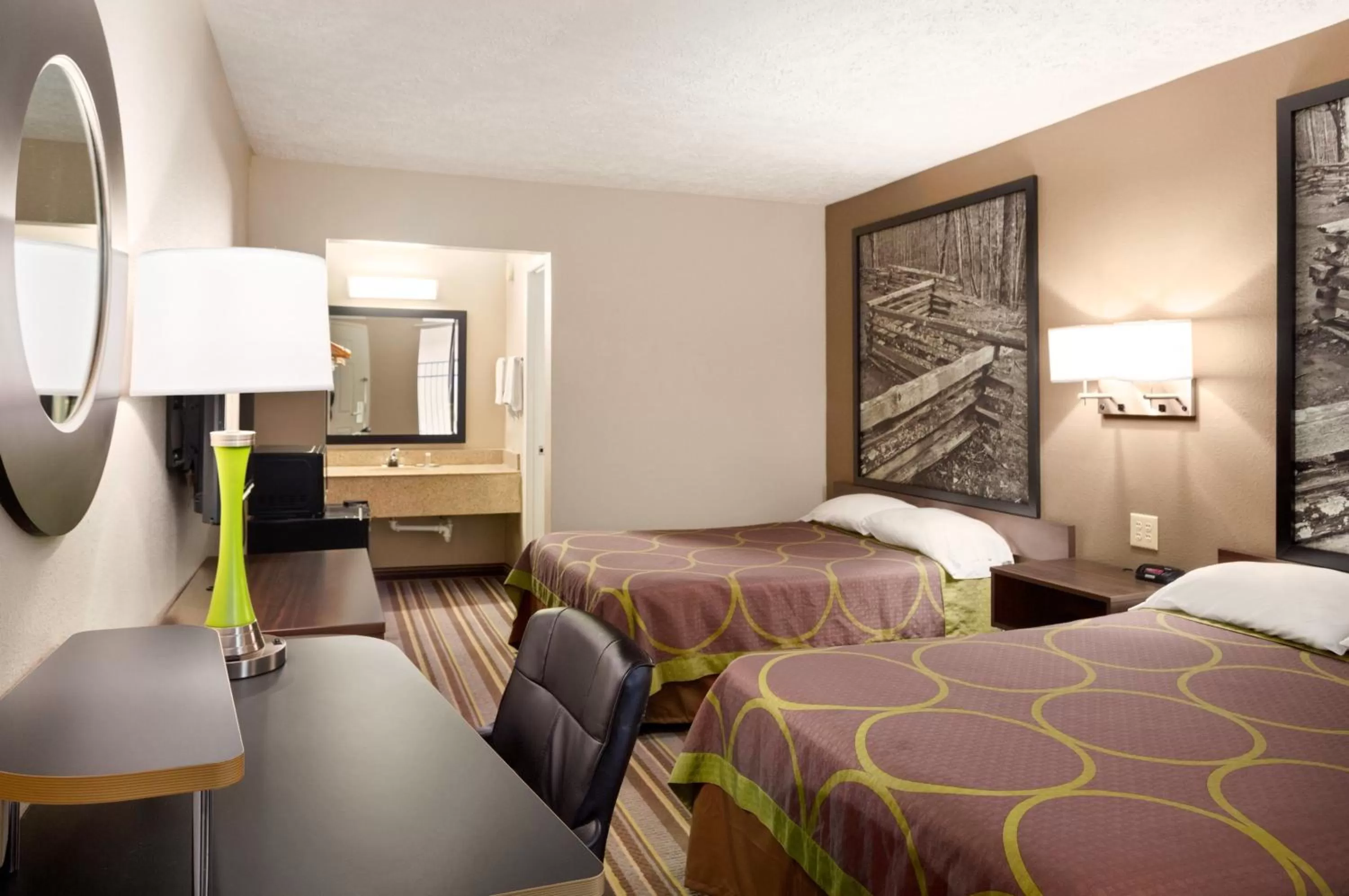 Bedroom, Bed in Super 8 by Wyndham Jackson