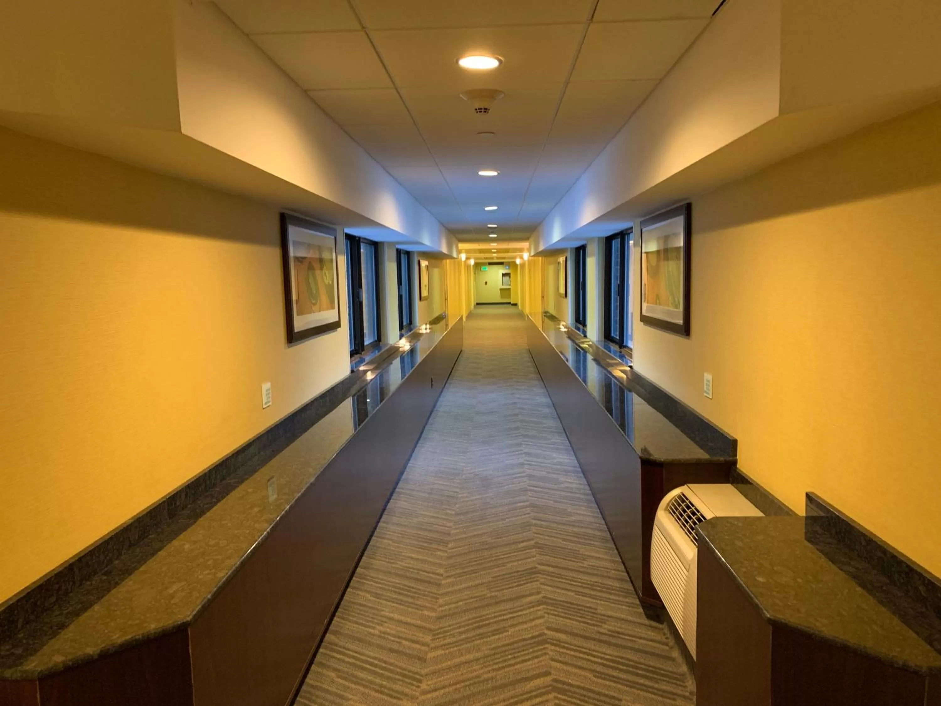 Lobby or reception in Holiday Inn Johnstown-Downtown by IHG