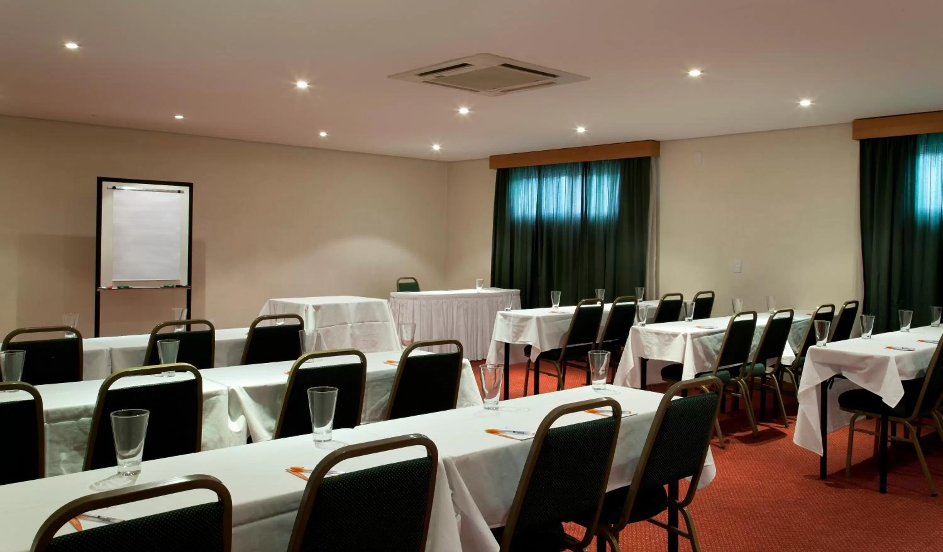 Business facilities in Red Roof Inn Jundiaí