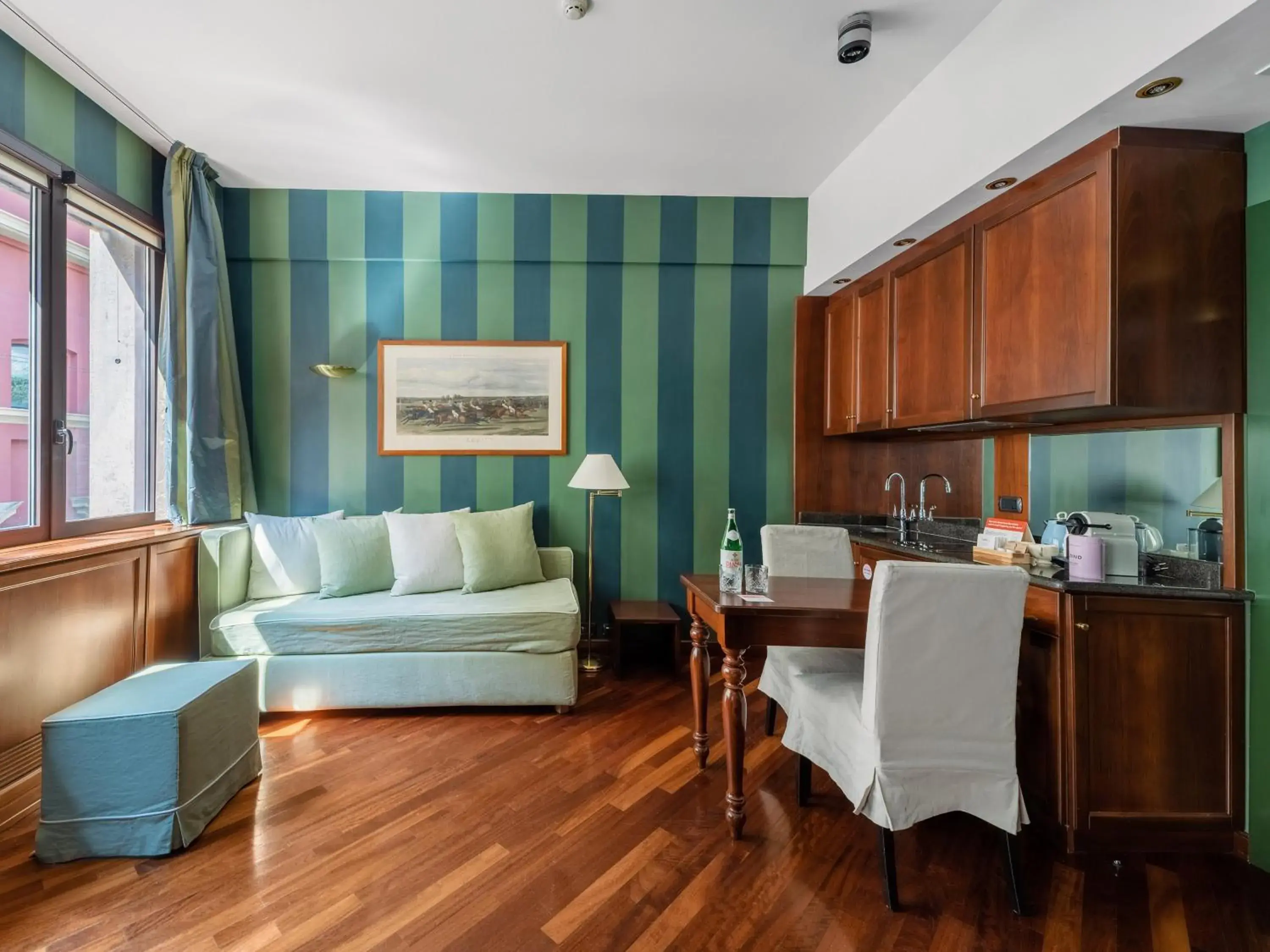 Extra Large Studio with Kitchenette and Sofa Bed in Numa Milan Camperio Extra Large Studio with Kitchenette and Sofa Bed in Numa Milan Camperio