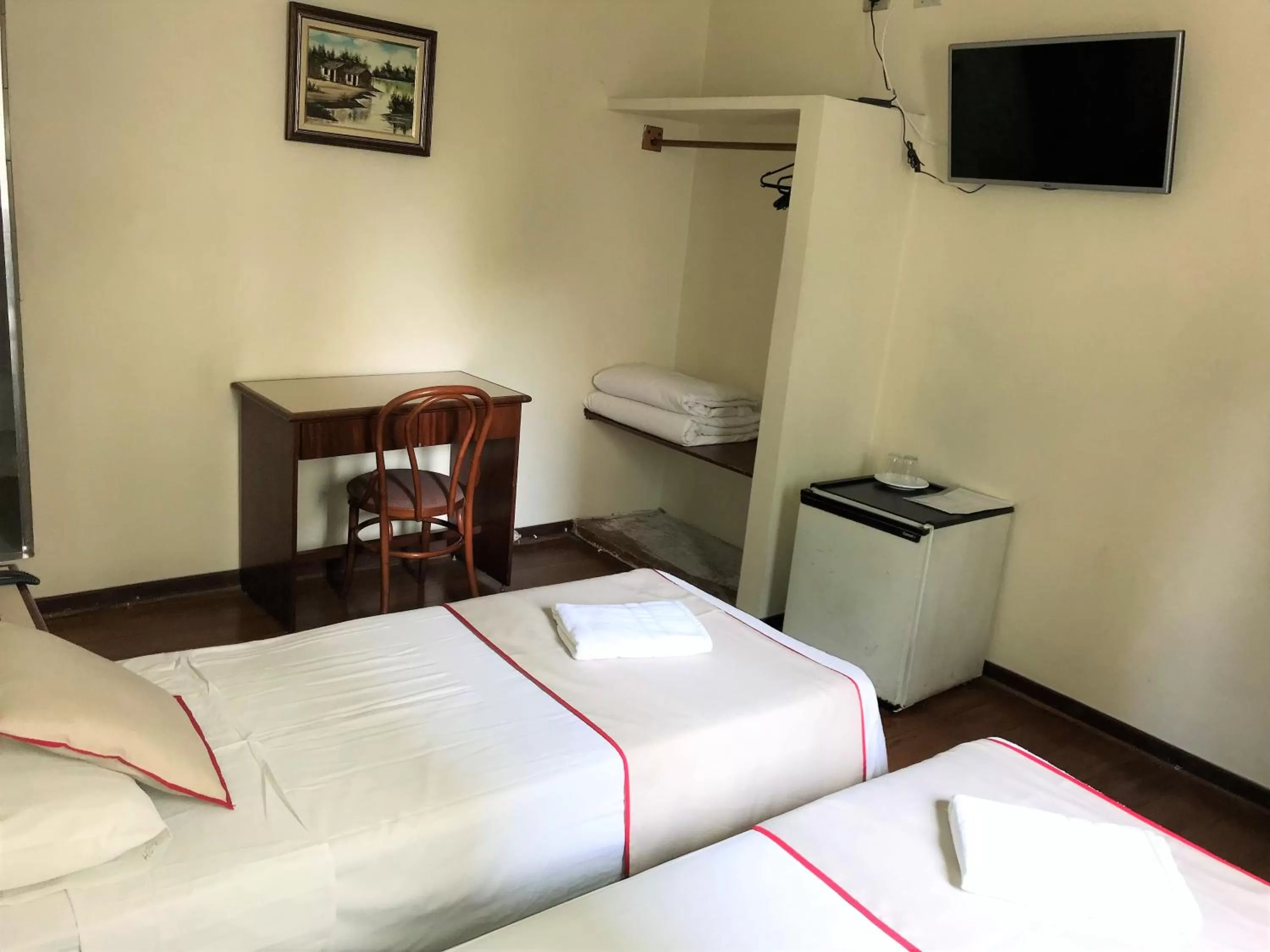 Bedroom, Bed in Hotel São Jorge São Paulo - Próximo a 25 de março, região do Brás, fácil acesso ao Expo Center Norte e Mercado Municipal SP