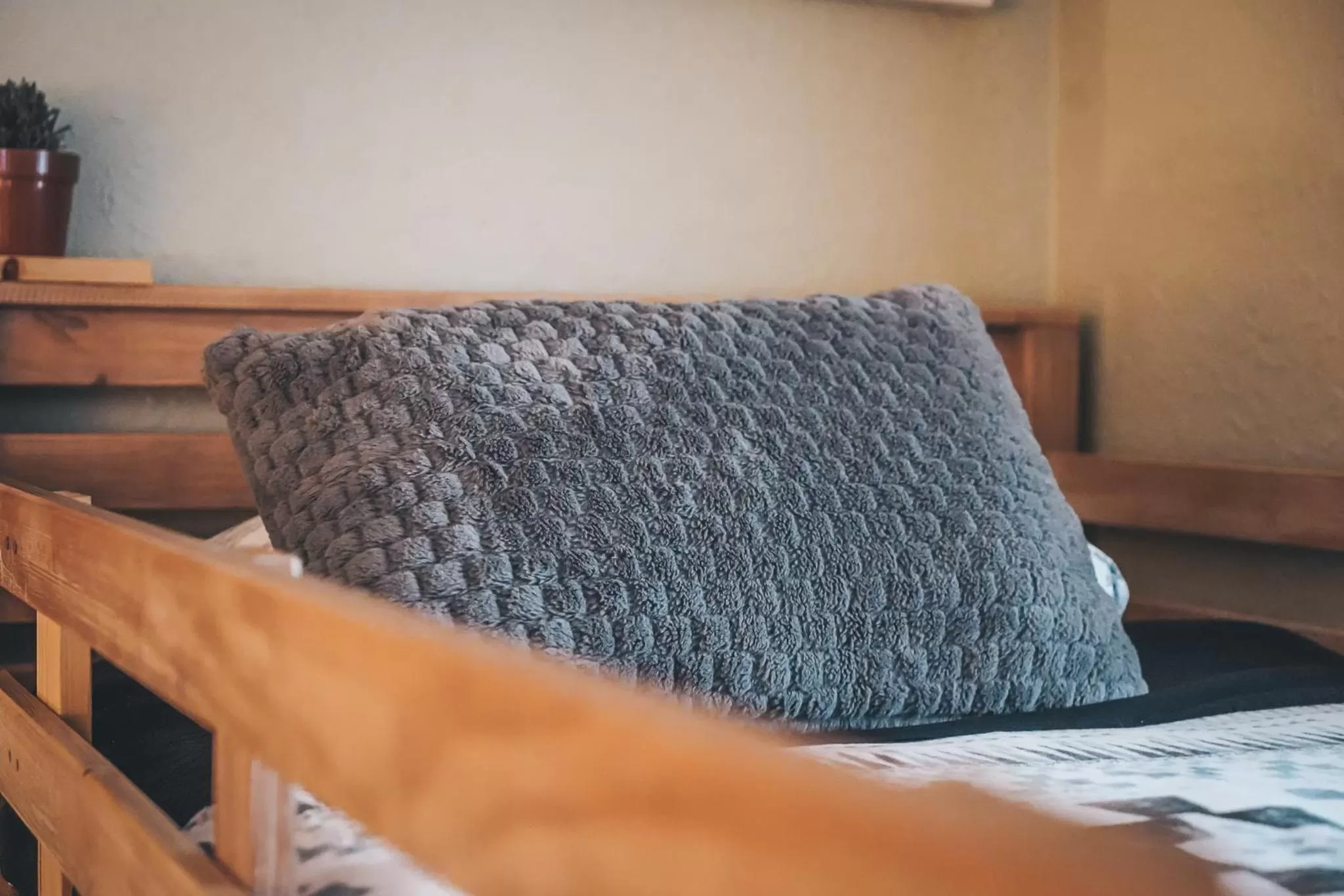 bunk bed in Hollywood Light Haven Lodge