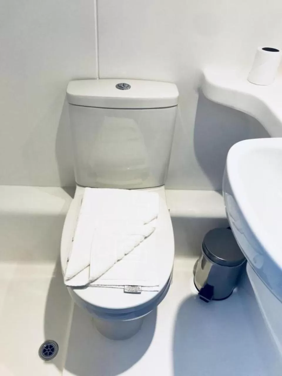 Toilet in KX Rooms Kings Cross