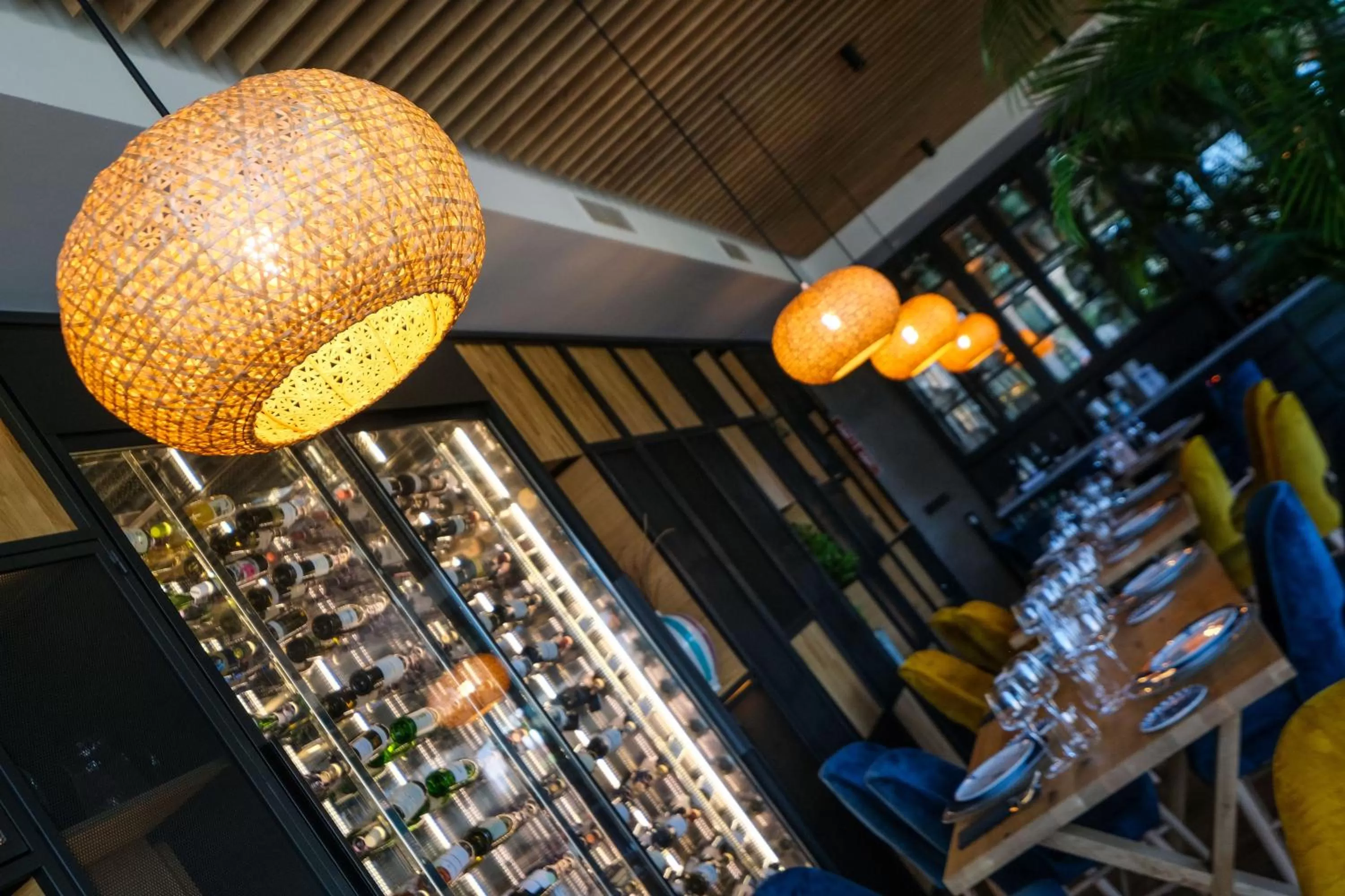 Restaurant/places to eat in LD Sevilla