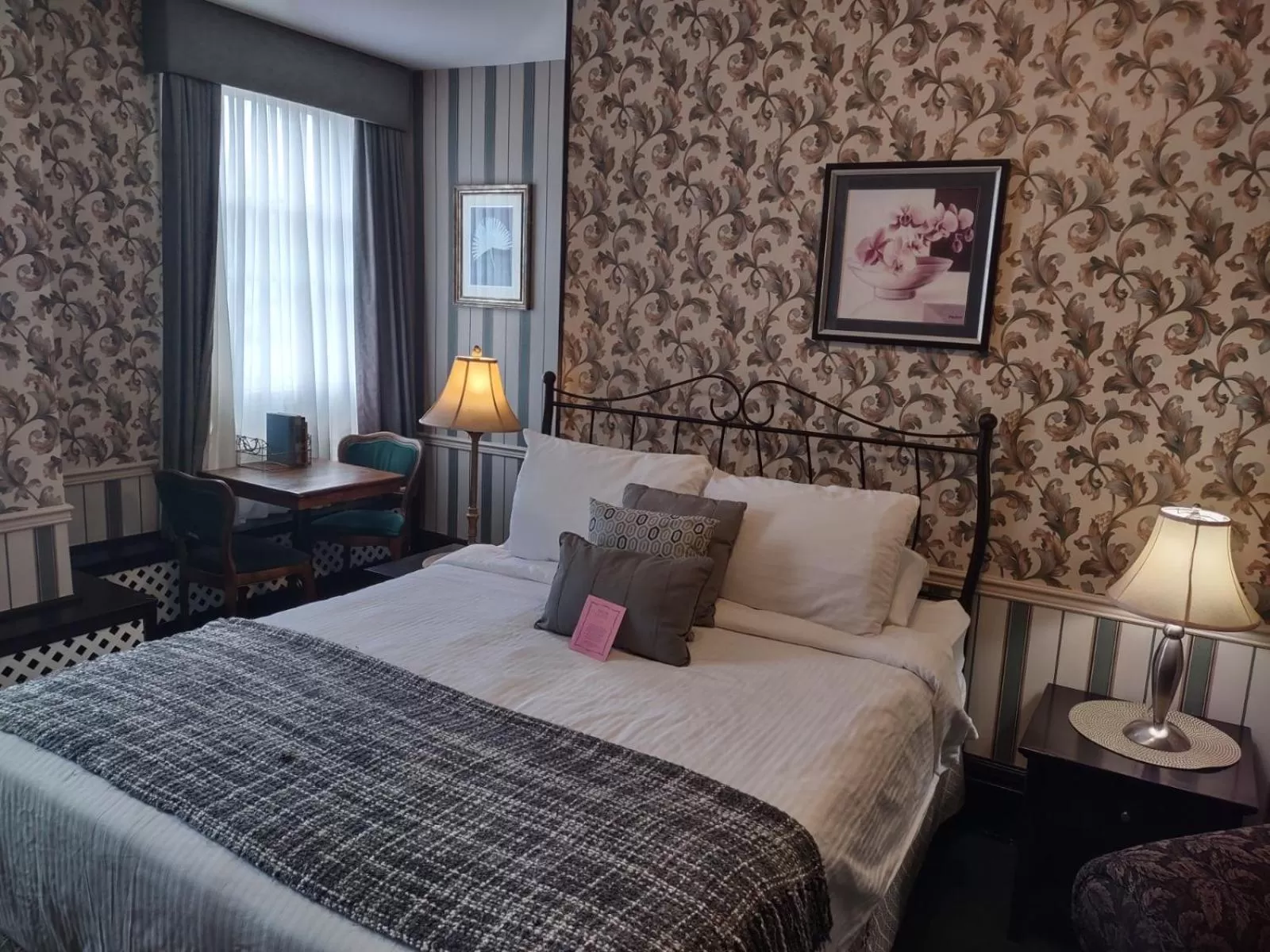 Bed in The King George Inn