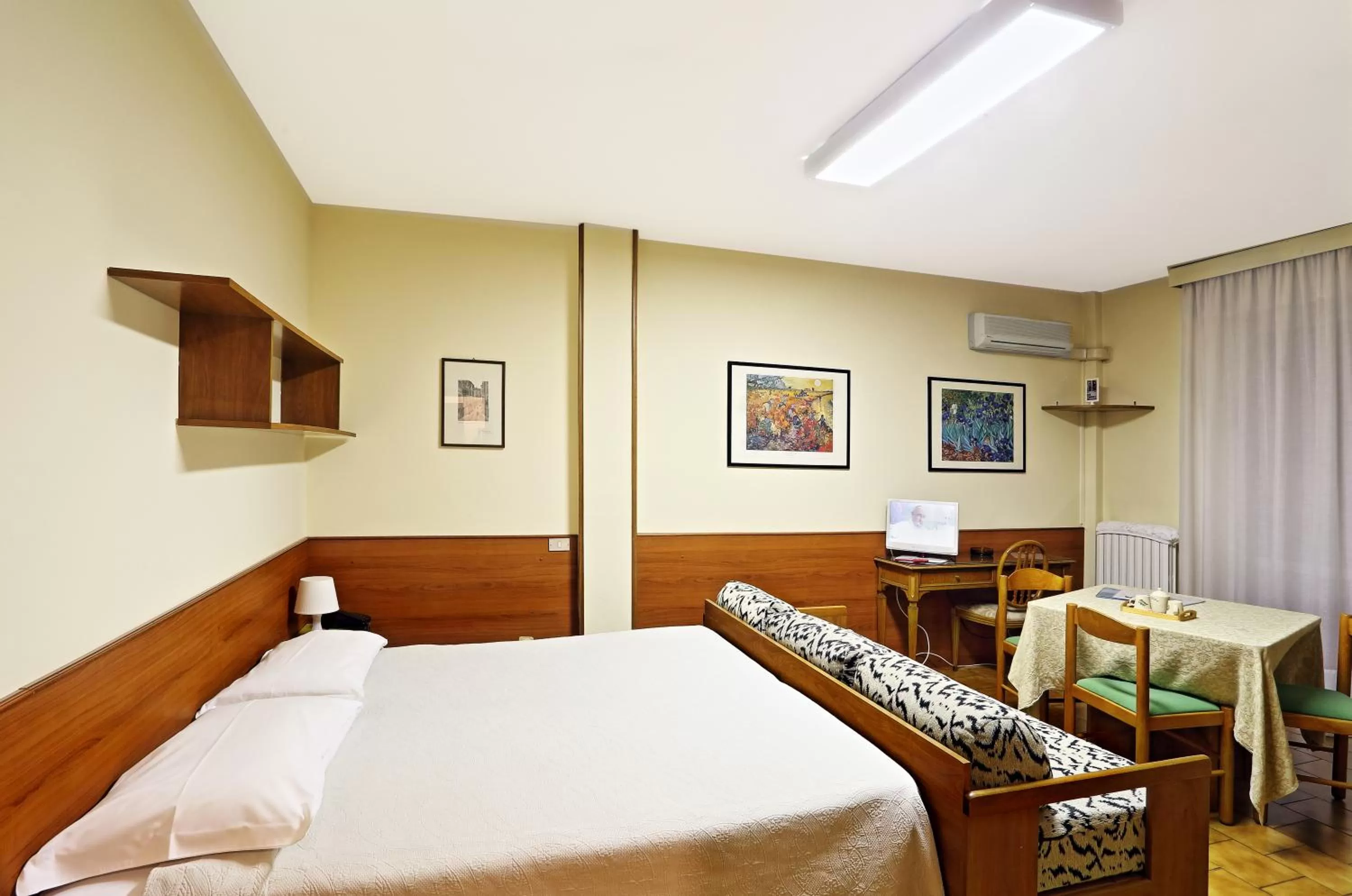 Living room, Bed in Hotel Residence Sogno