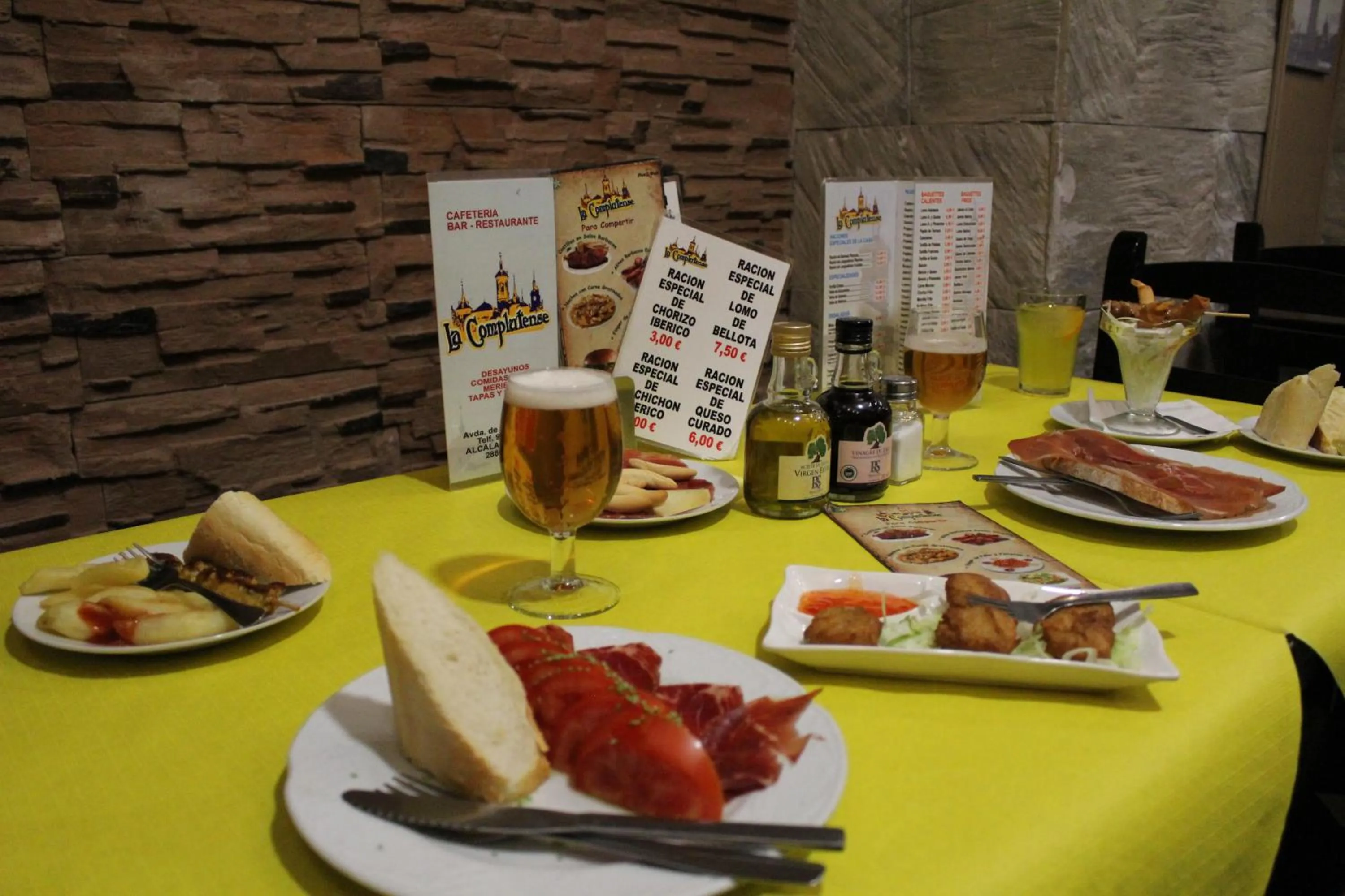 Restaurant/places to eat in Hotel Cuatro Caños