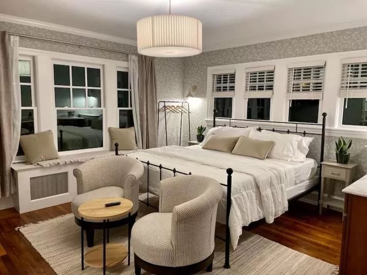 Bed in Buttonwood Boutique Hotel