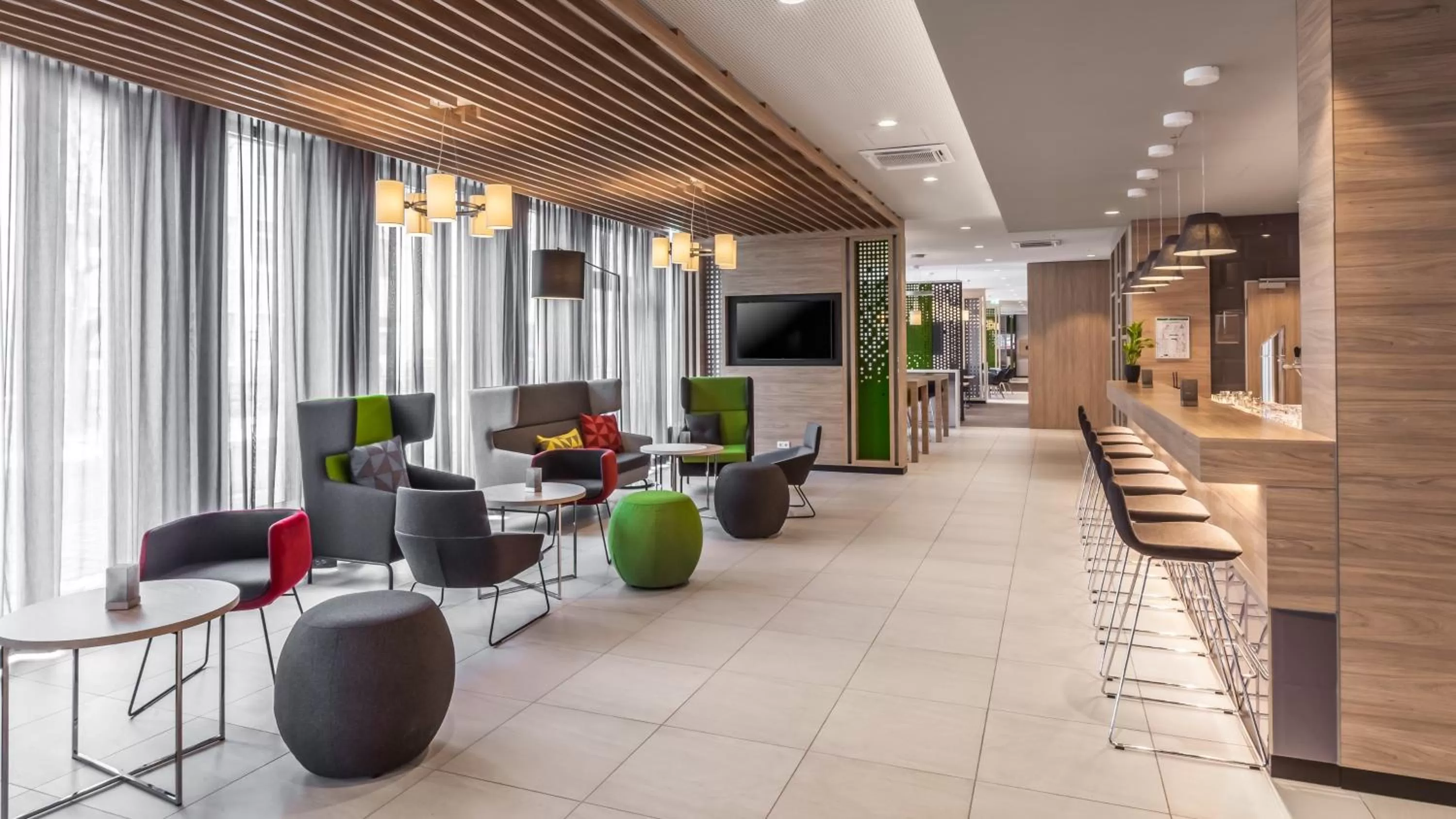 Lounge or bar in Holiday Inn Express Munich - City East by IHG